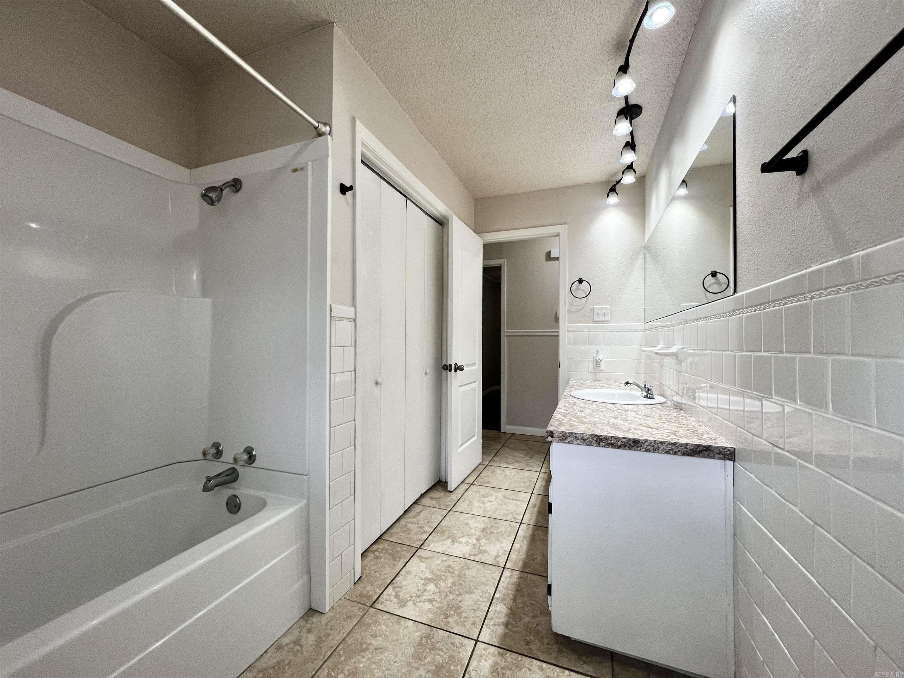 895 Marion Anderson  Hot Springs, AR