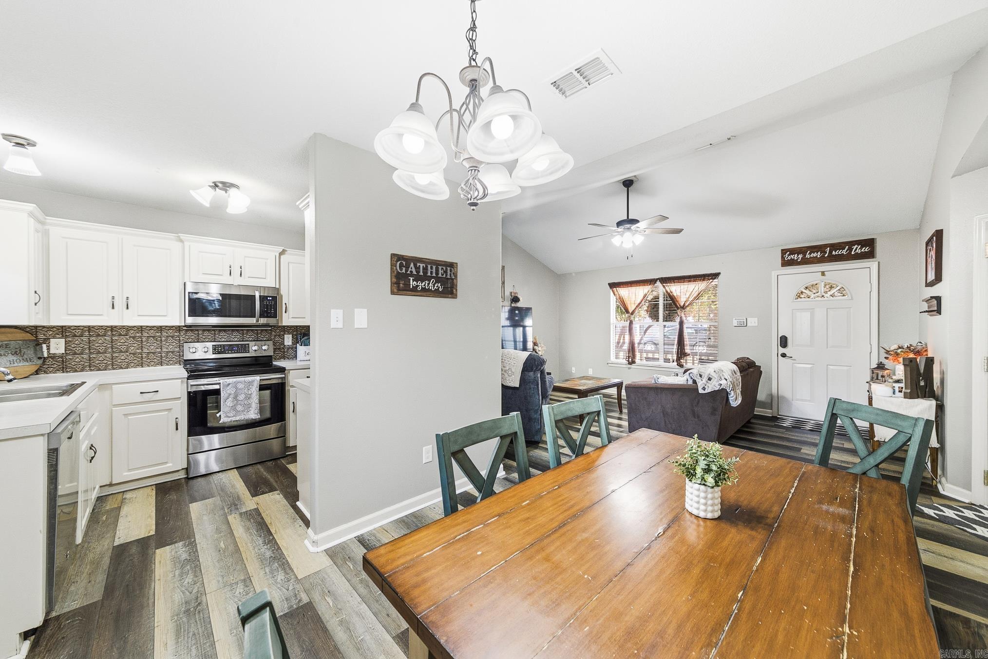 25 Windwood Cv Cove Ward, AR 72176