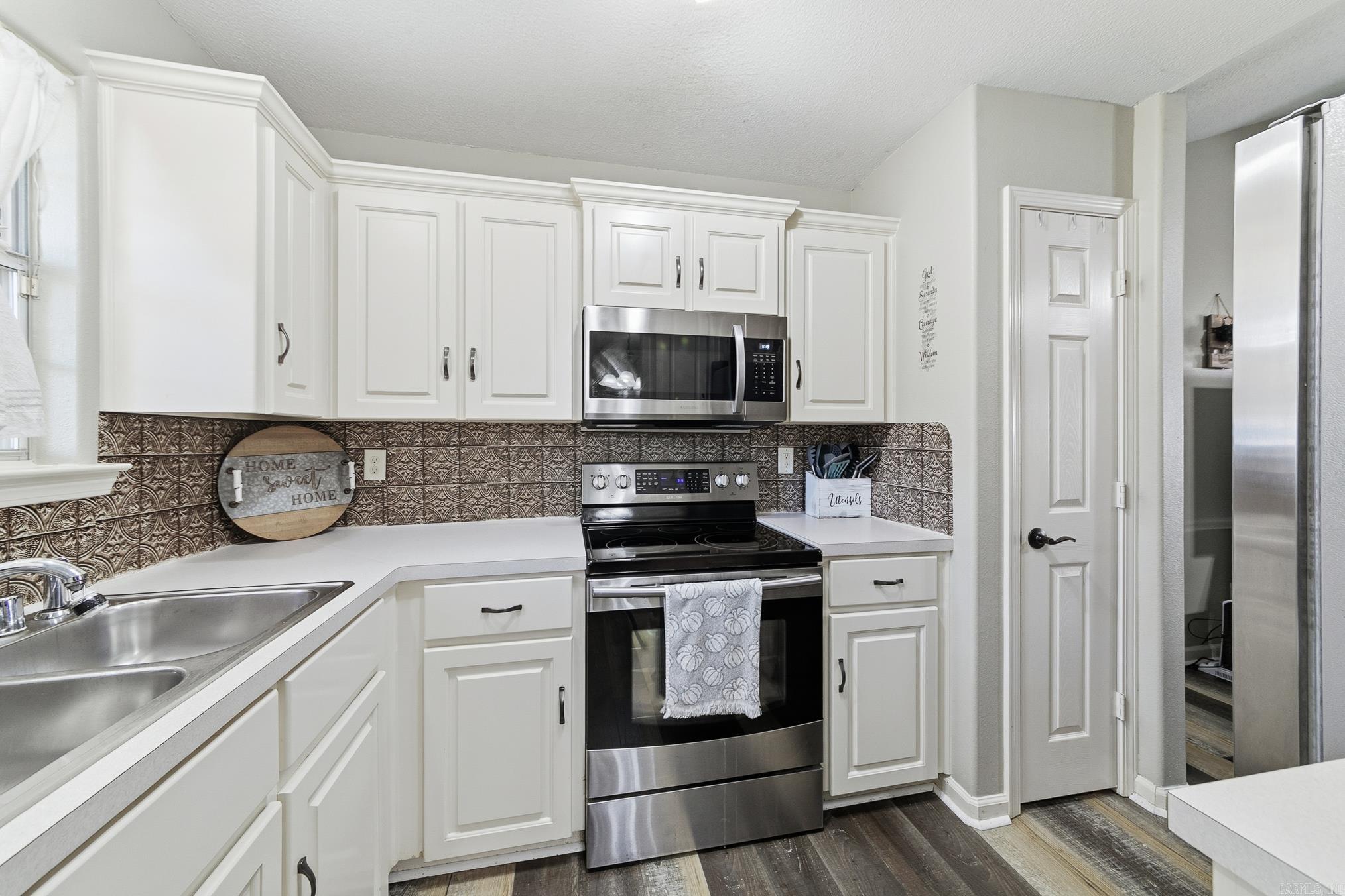 25 Windwood Cv Cove Ward, AR 72176