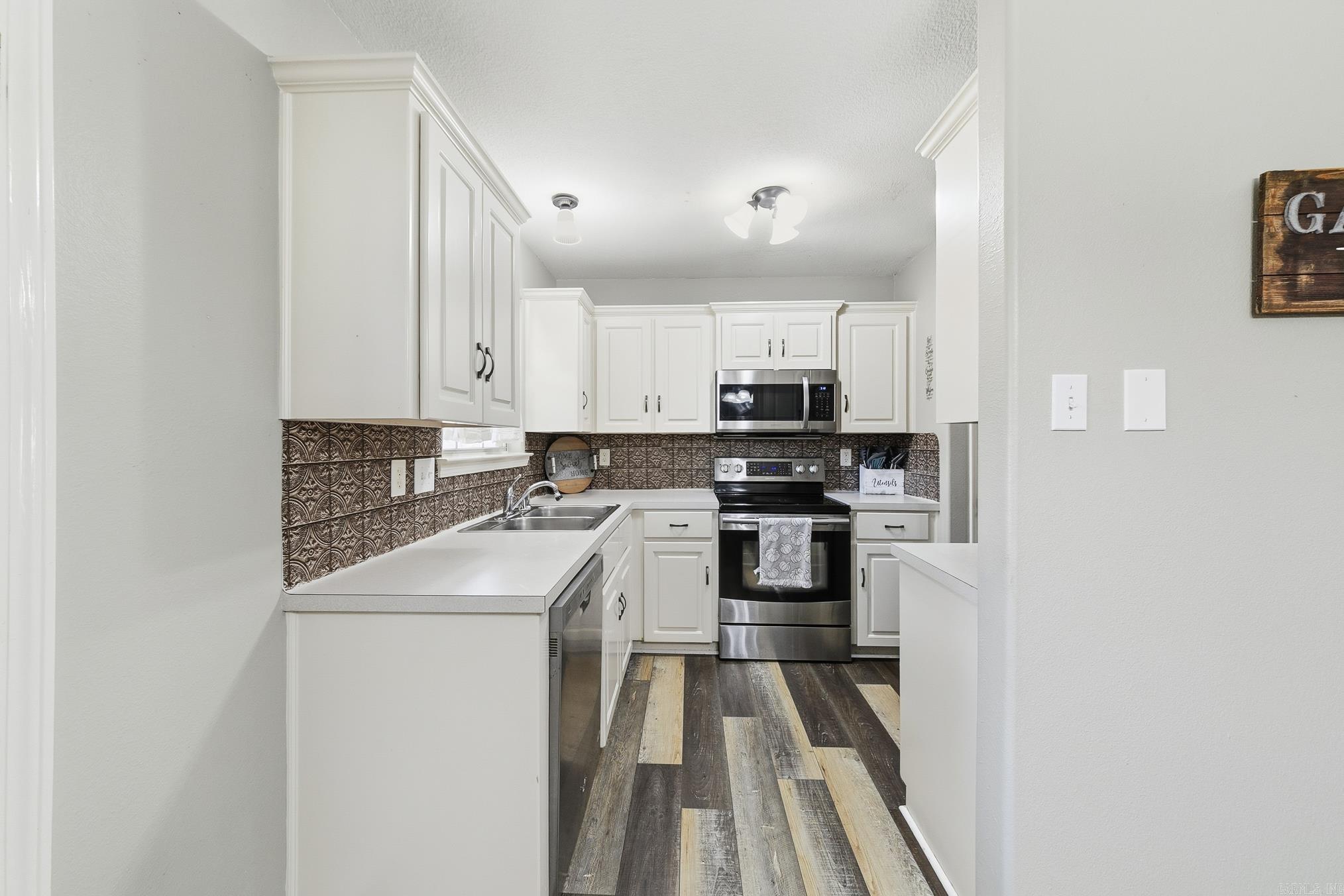 25 Windwood Cv Cove Ward, AR 72176