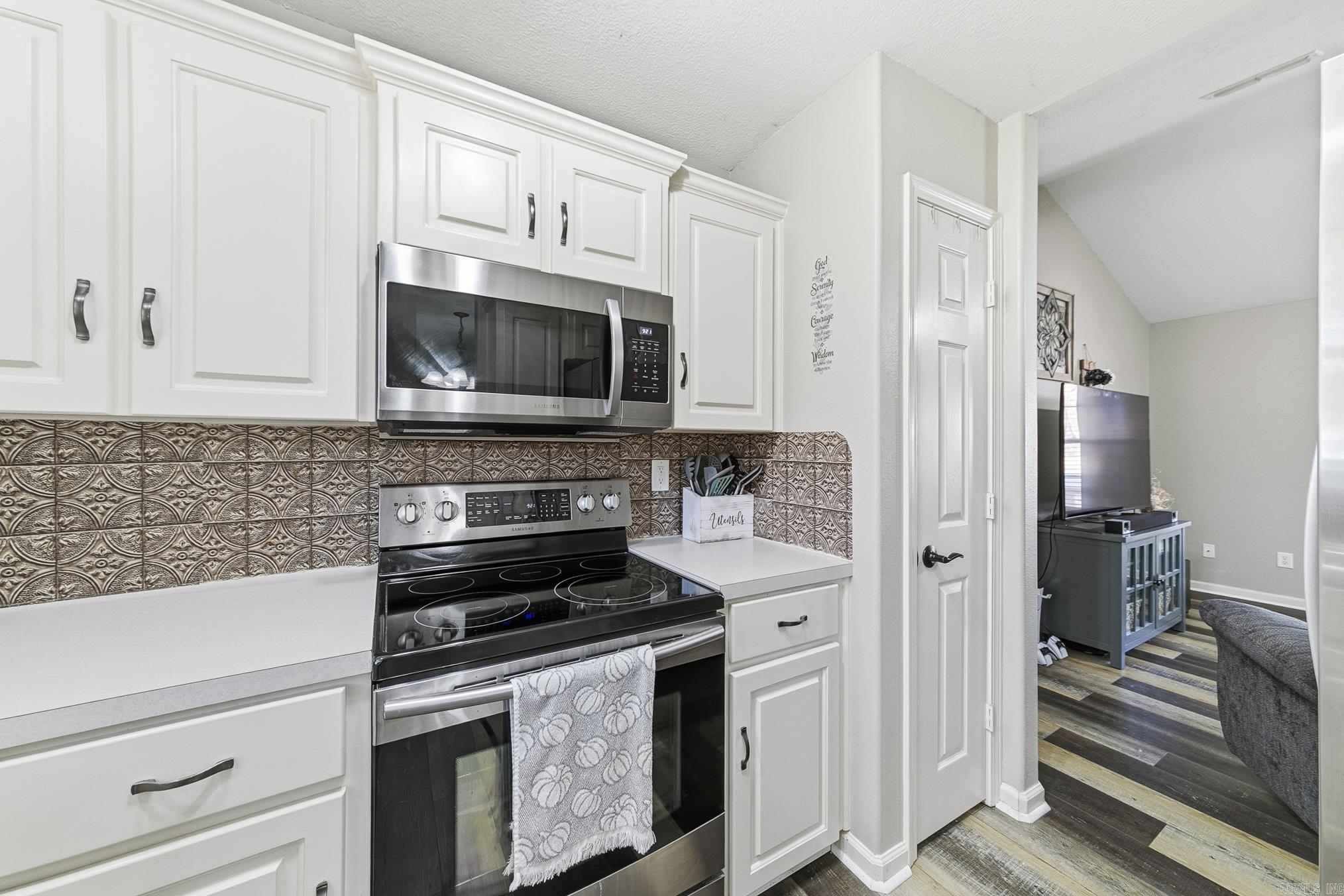 25 Windwood Cv Cove Ward, AR 72176