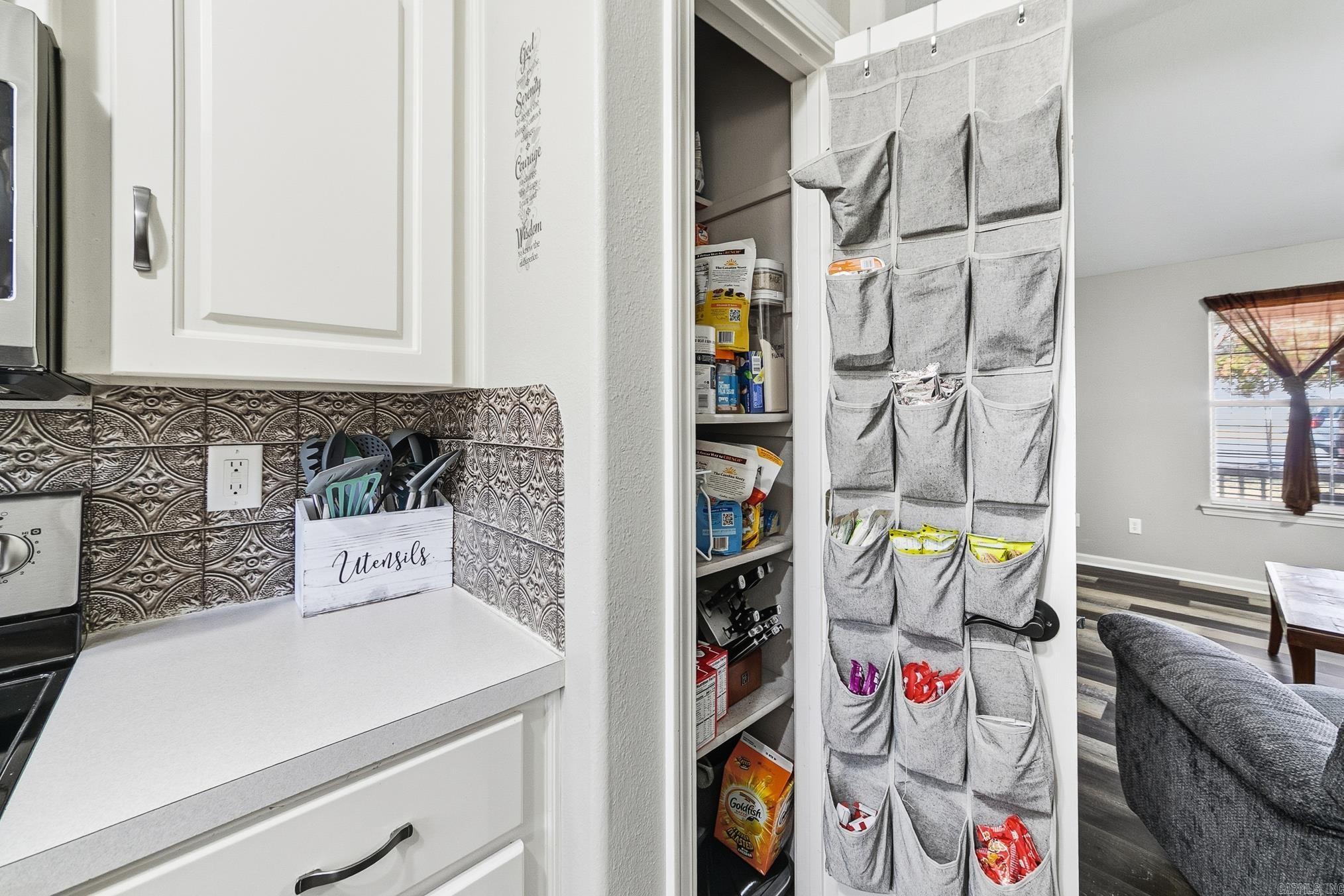 25 Windwood Cv Cove Ward, AR 72176