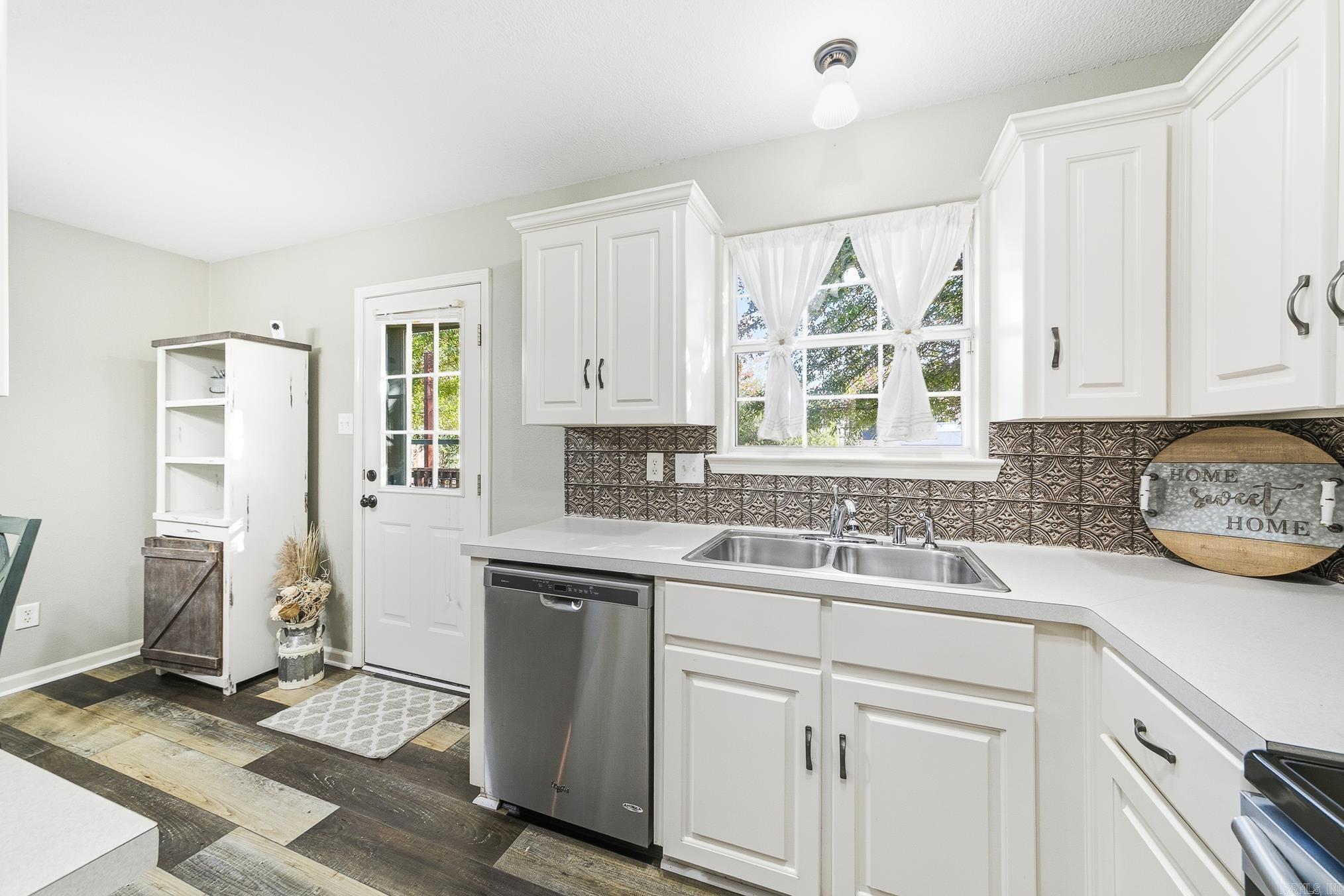 25 Windwood Cv Cove Ward, AR 72176