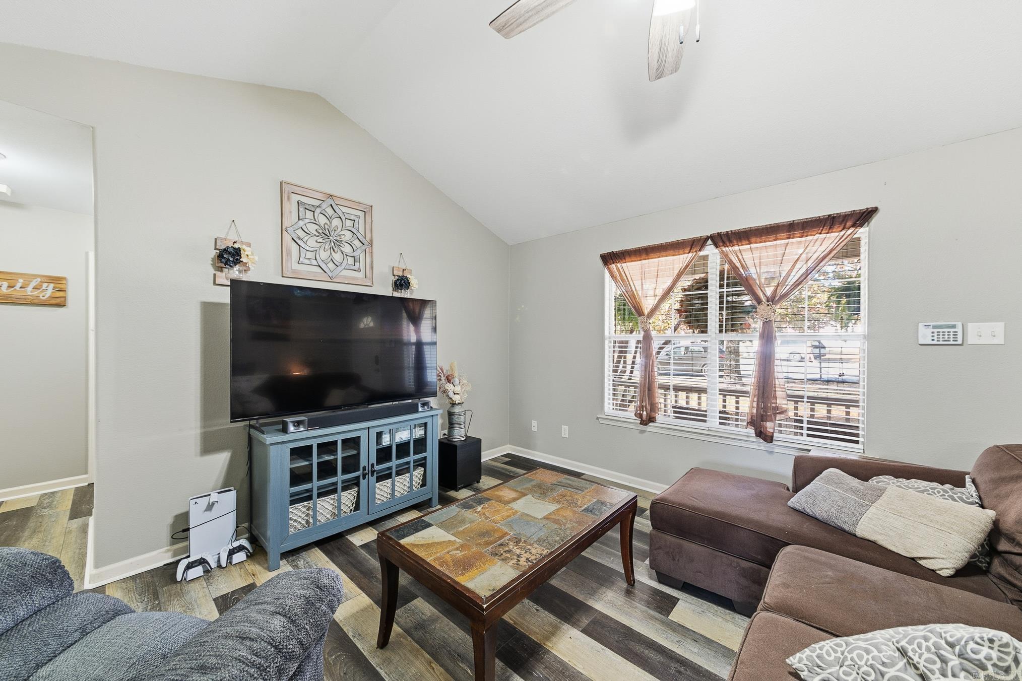 25 Windwood Cv Cove Ward, AR 72176