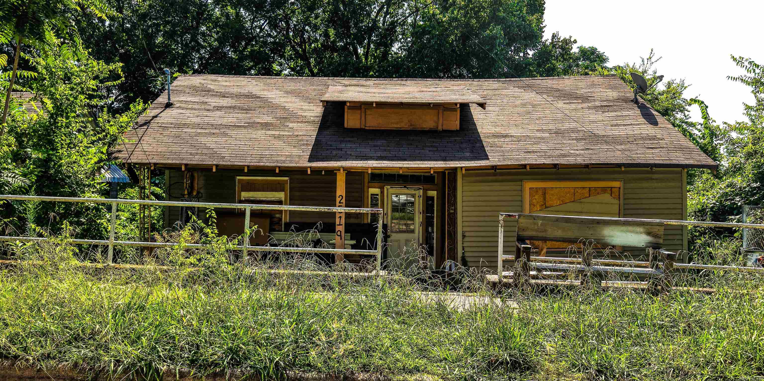 2519 S Spring  Little Rock, AR