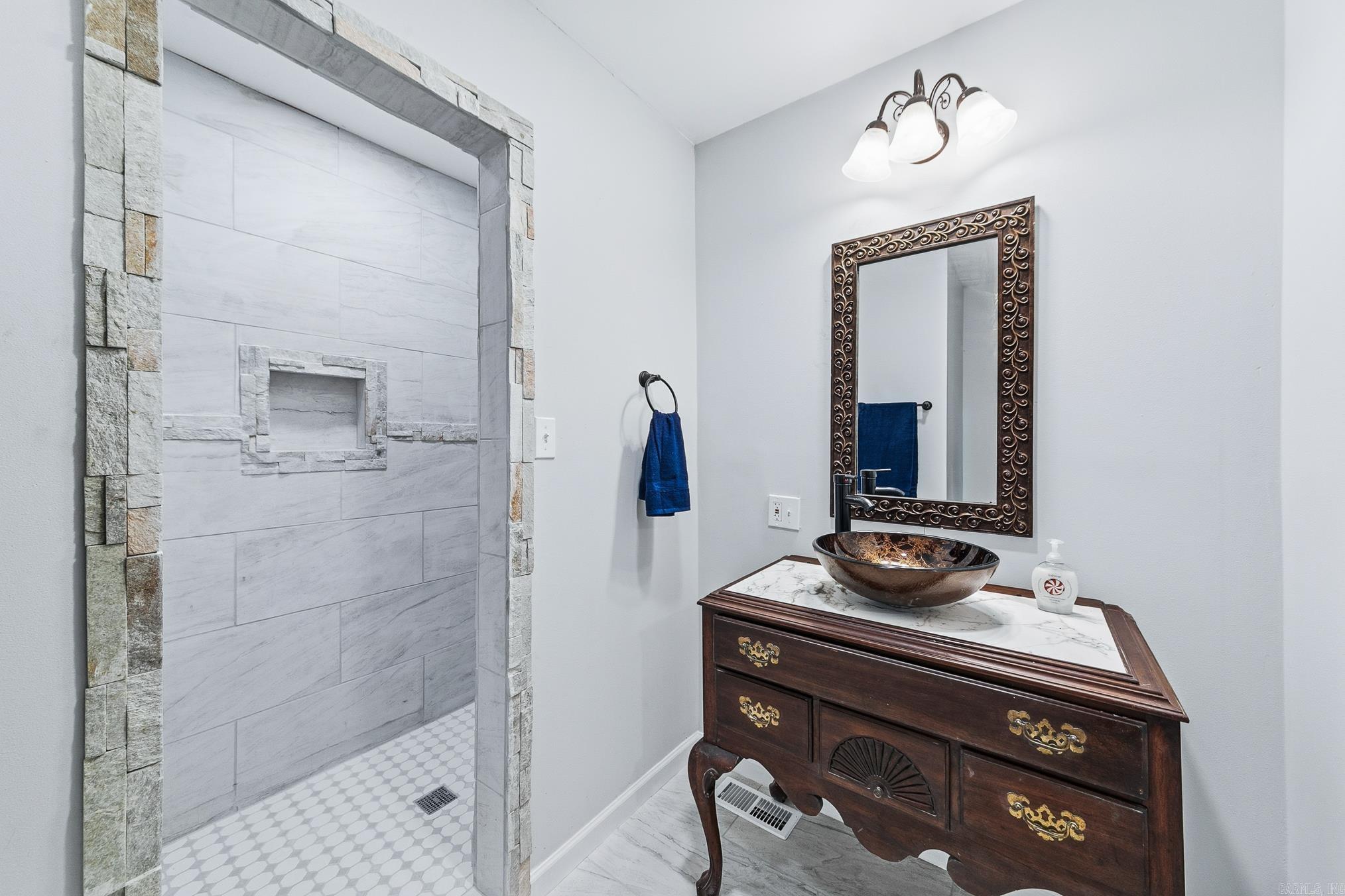 284 Sunnyvale  Lonoke, AR