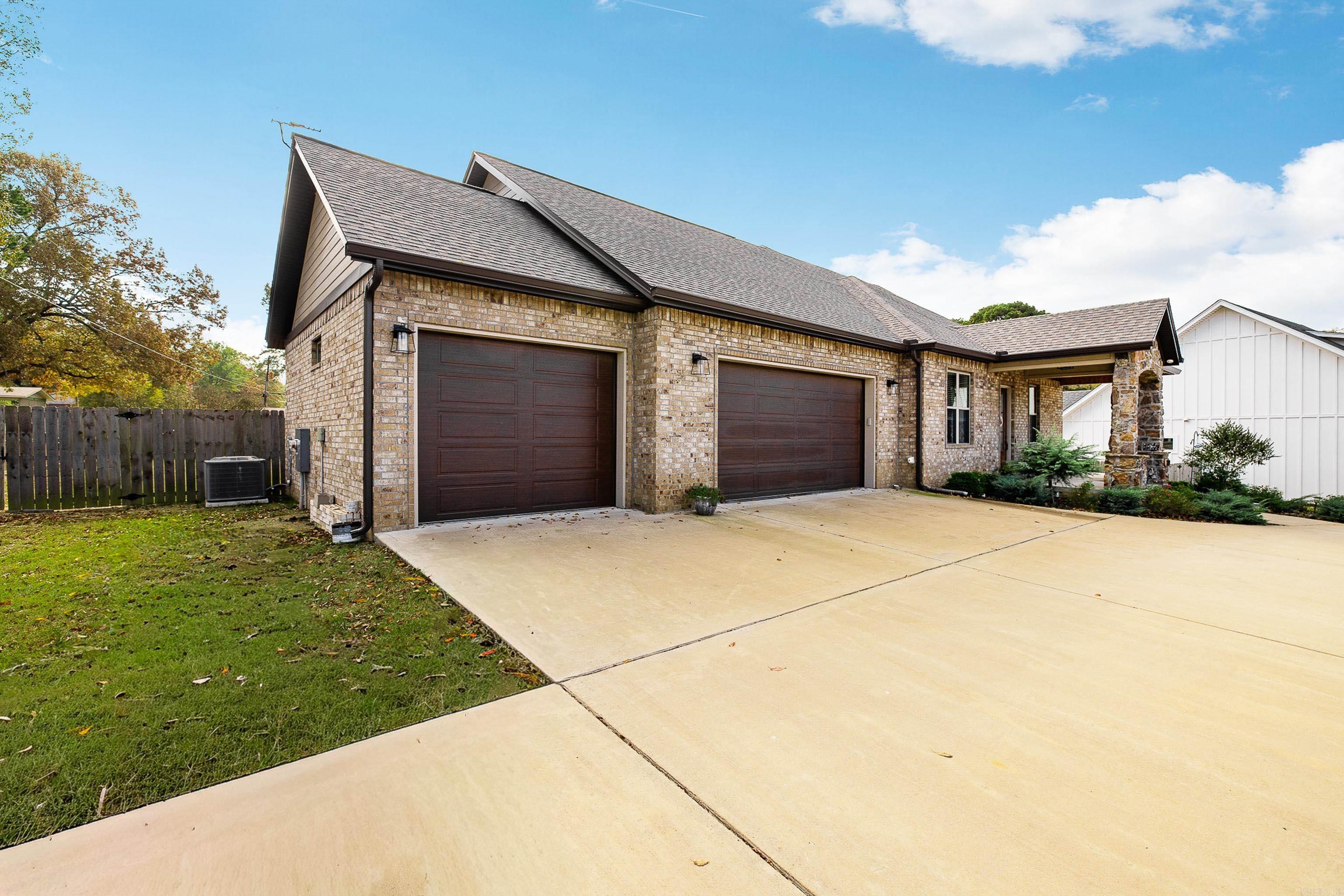 1129 Essex  Benton, AR