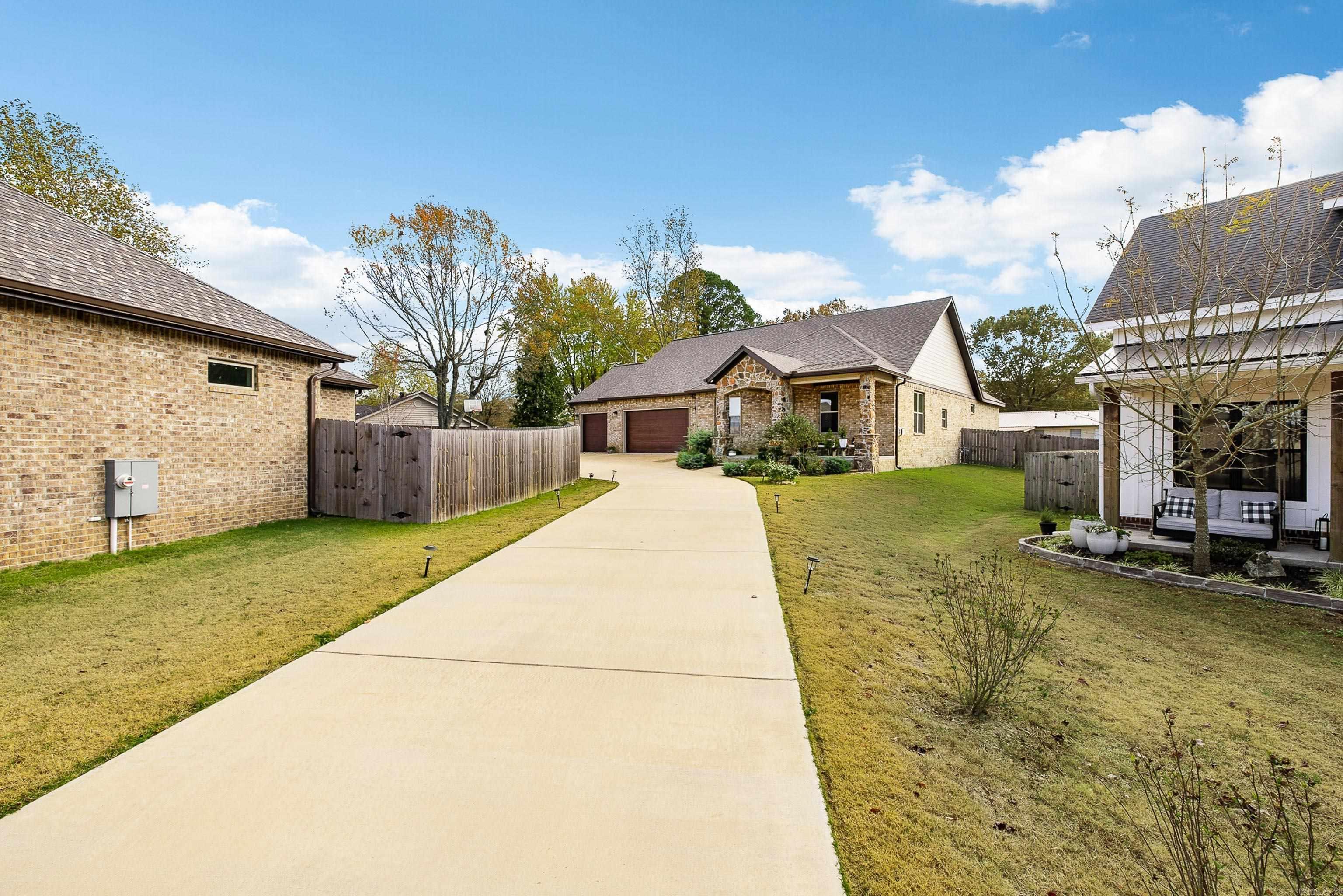 1129 Essex  Benton, AR