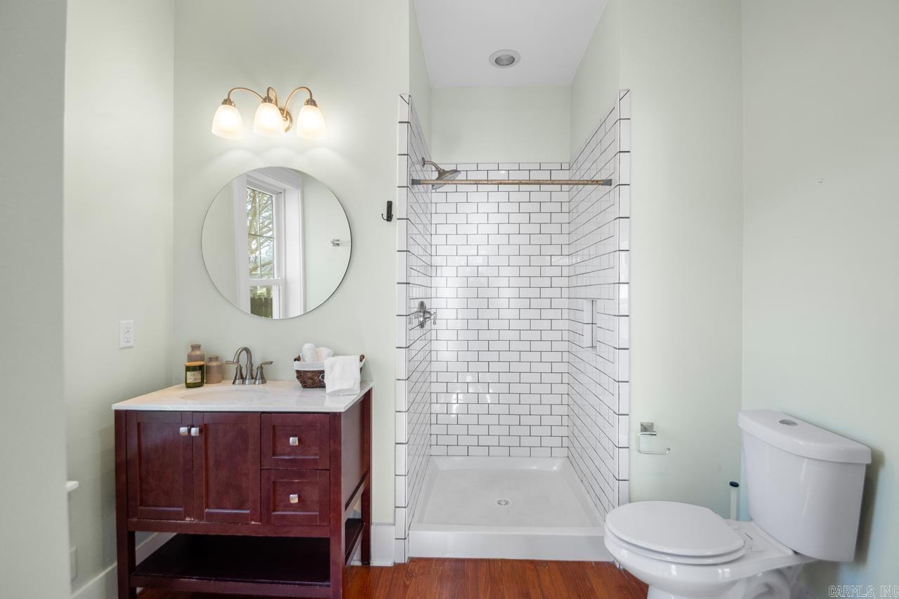 100 Colonial  Little Rock, AR