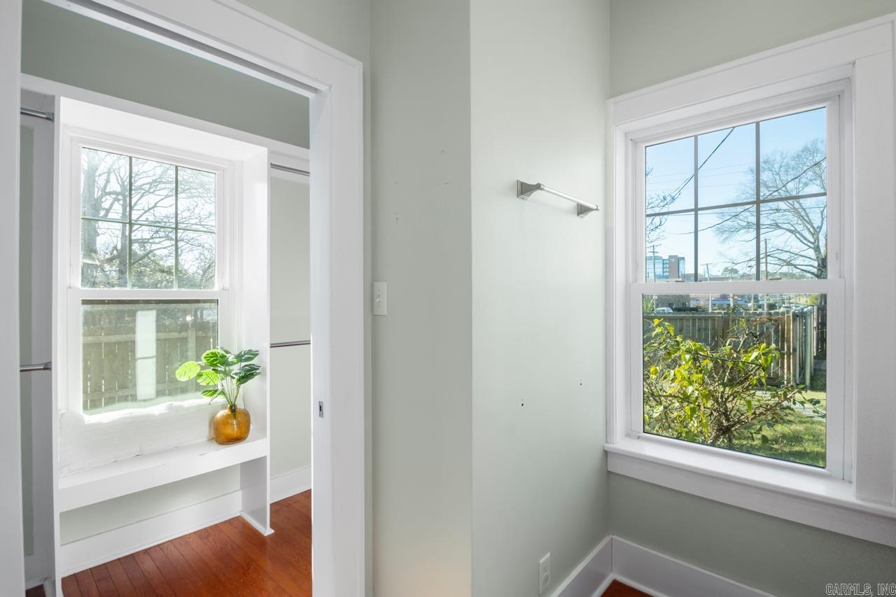 100 Colonial  Little Rock, AR