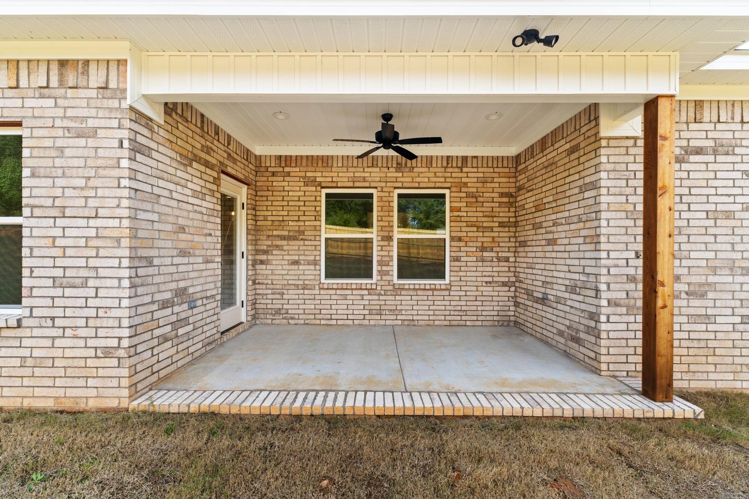 81 Lewis  Greenbrier, AR