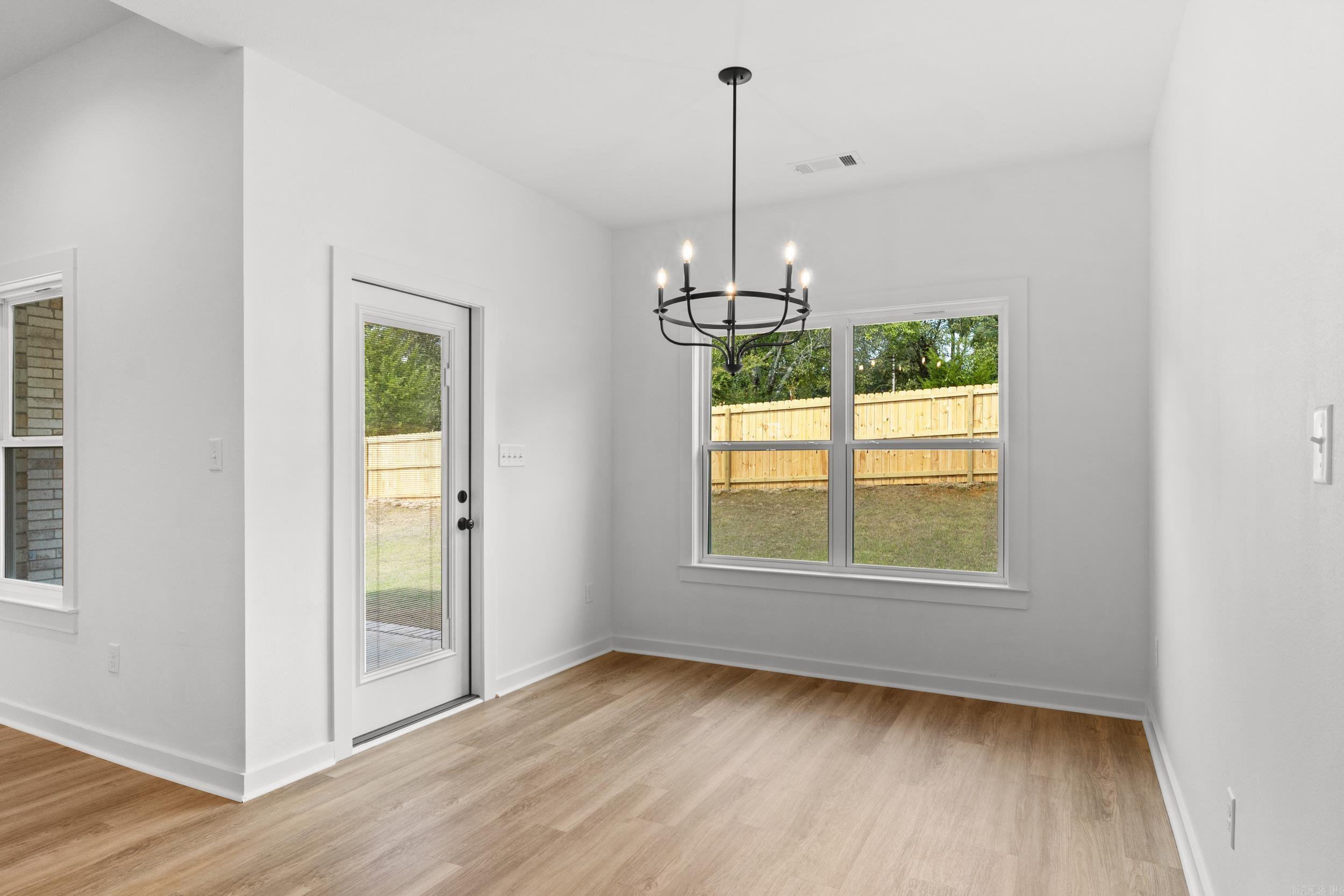 81 Lewis  Greenbrier, AR