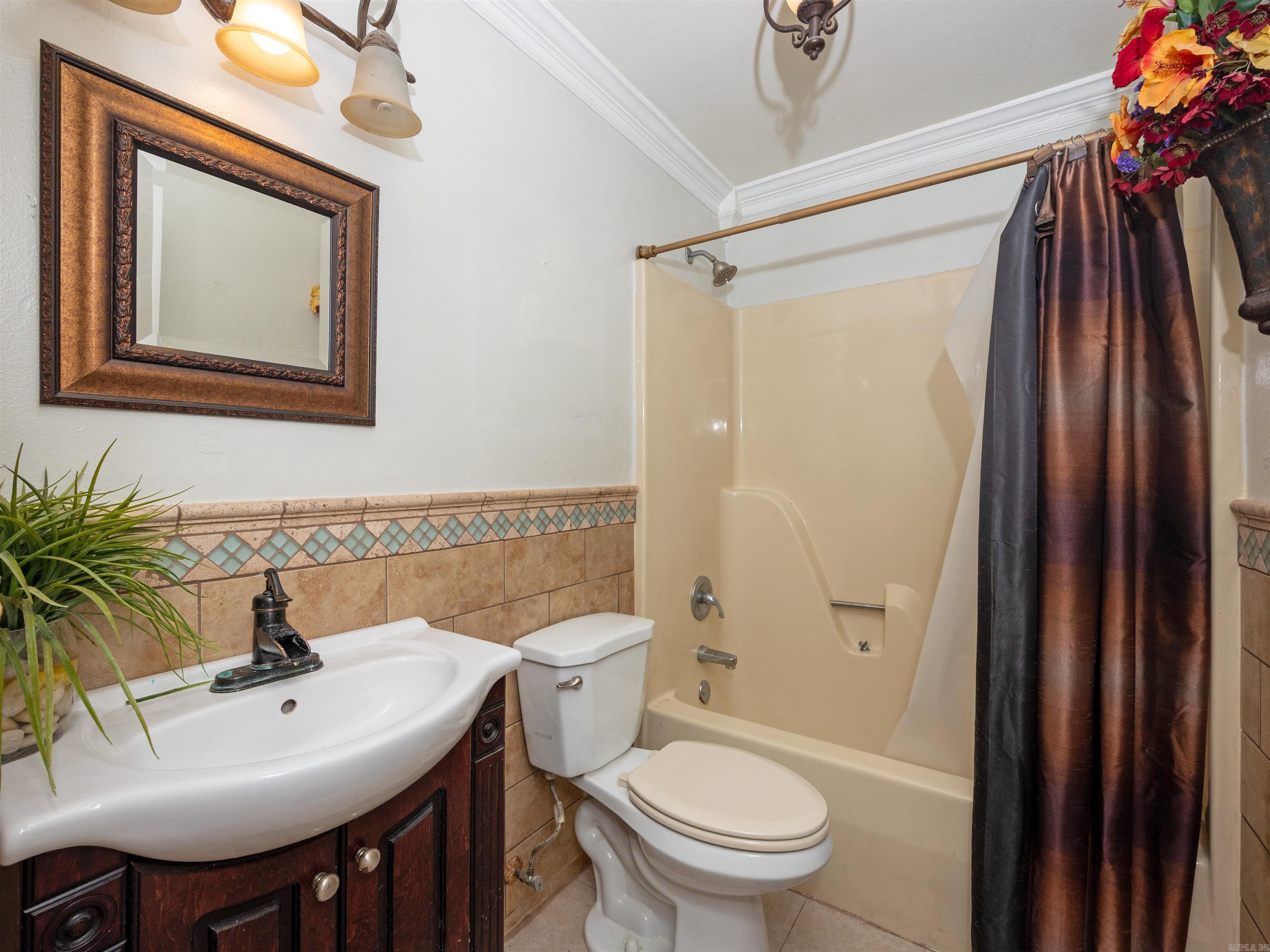 6401 Lakewood  Jacksonville, AR