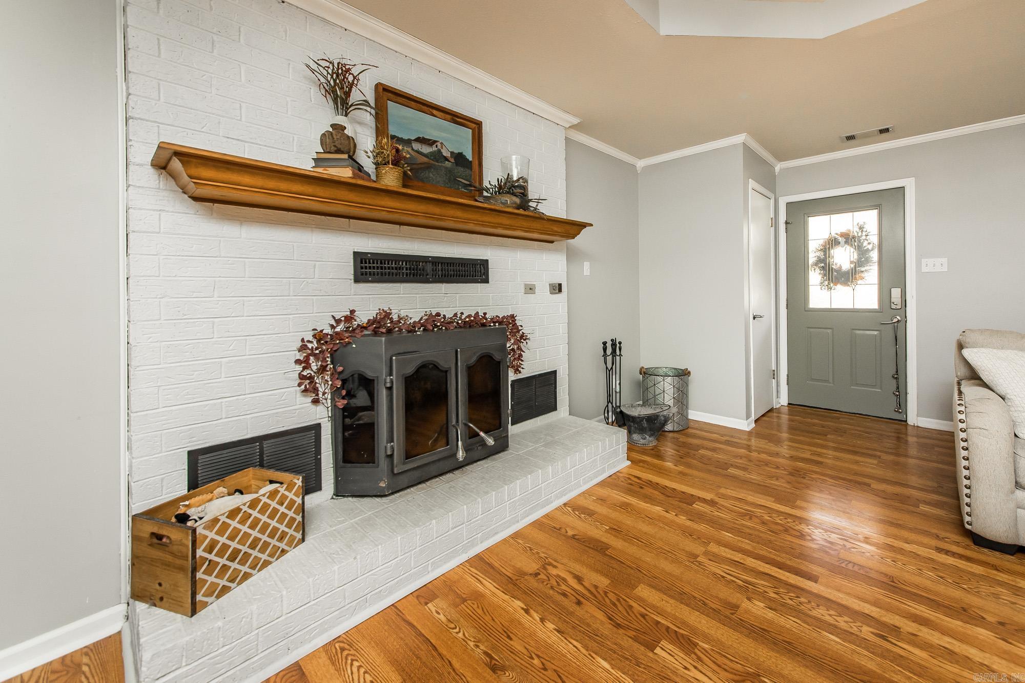 917 Lewisburg  Austin, AR