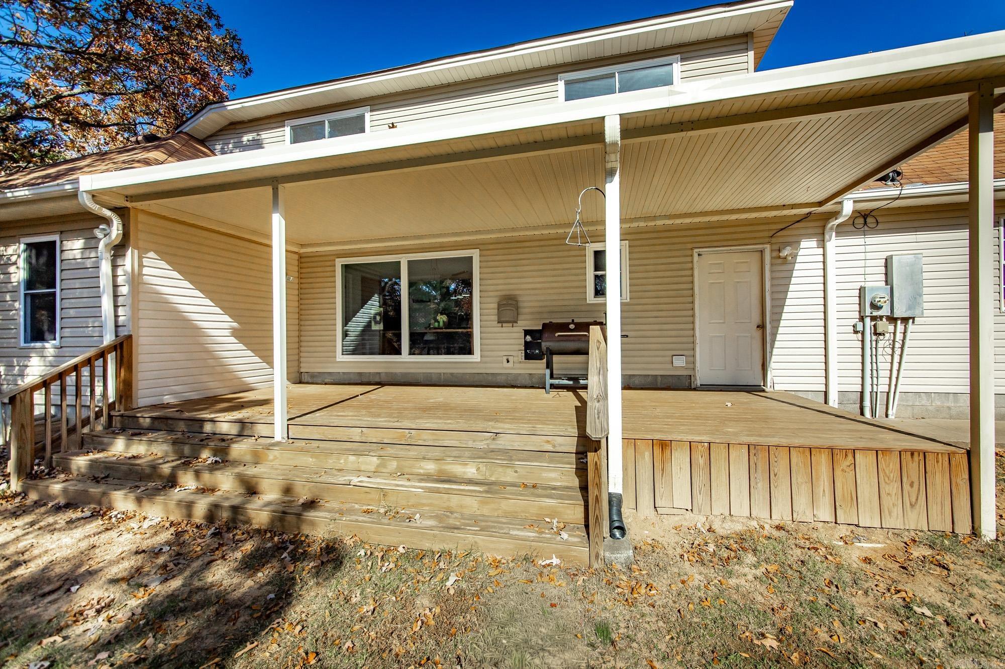 917 Lewisburg  Austin, AR