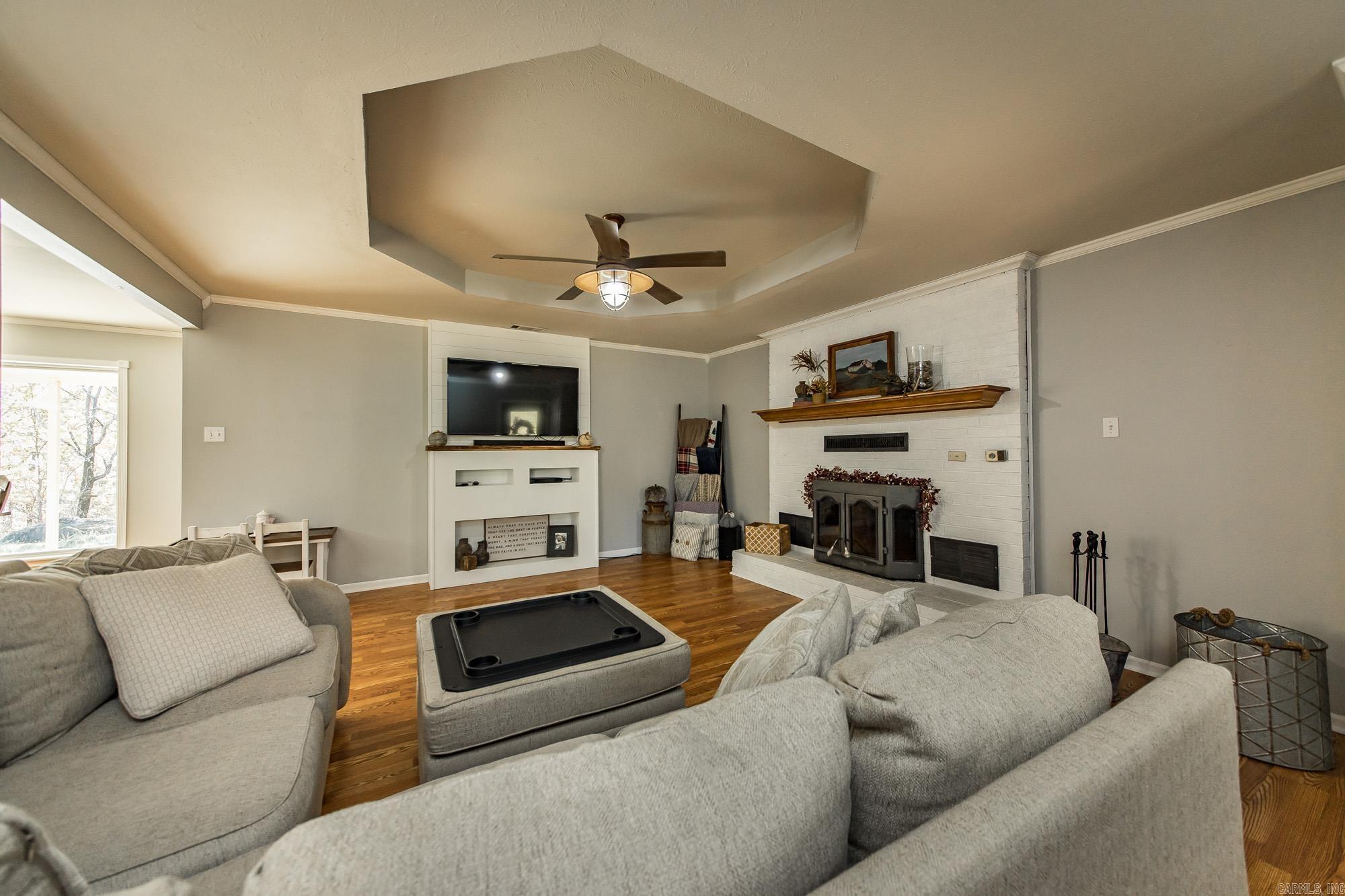 917 Lewisburg  Austin, AR