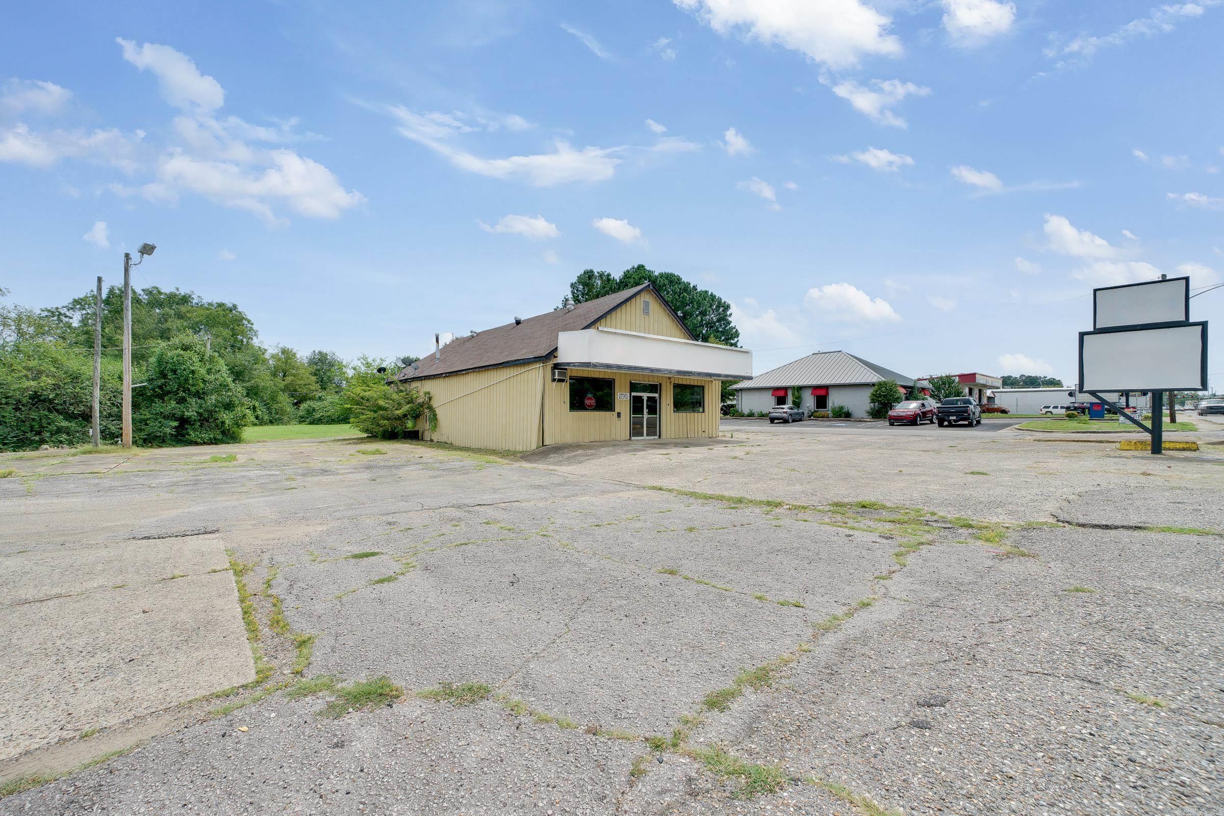 120 Hwy 71 S  Mena, AR