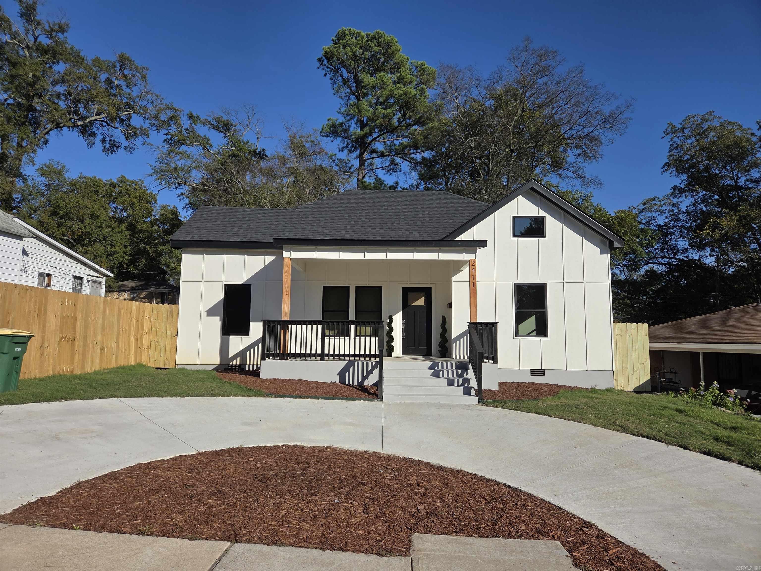 2411 S Schiller  Little Rock, AR