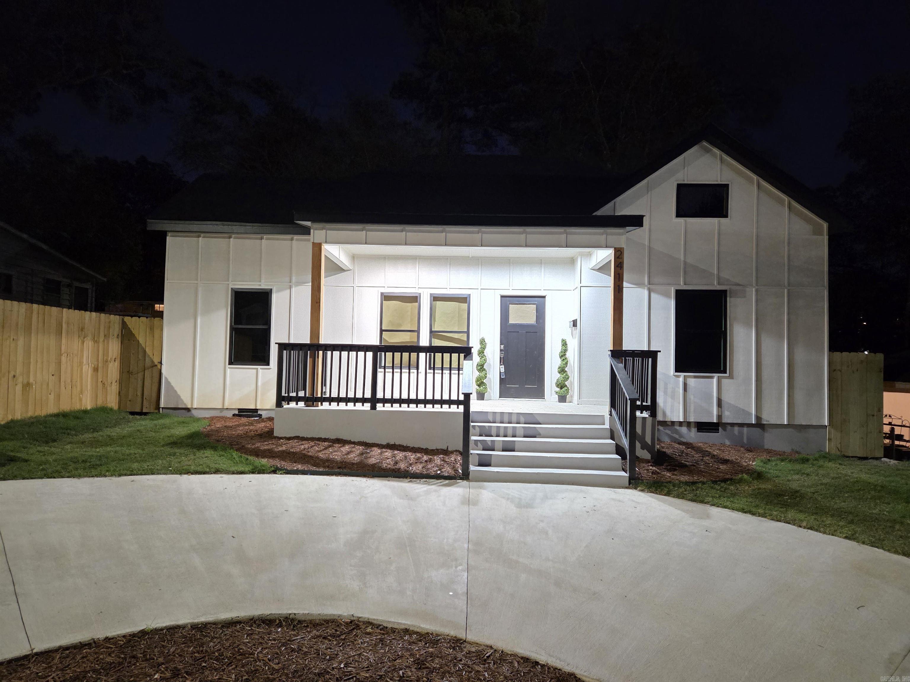 2411 S Schiller  Little Rock, AR