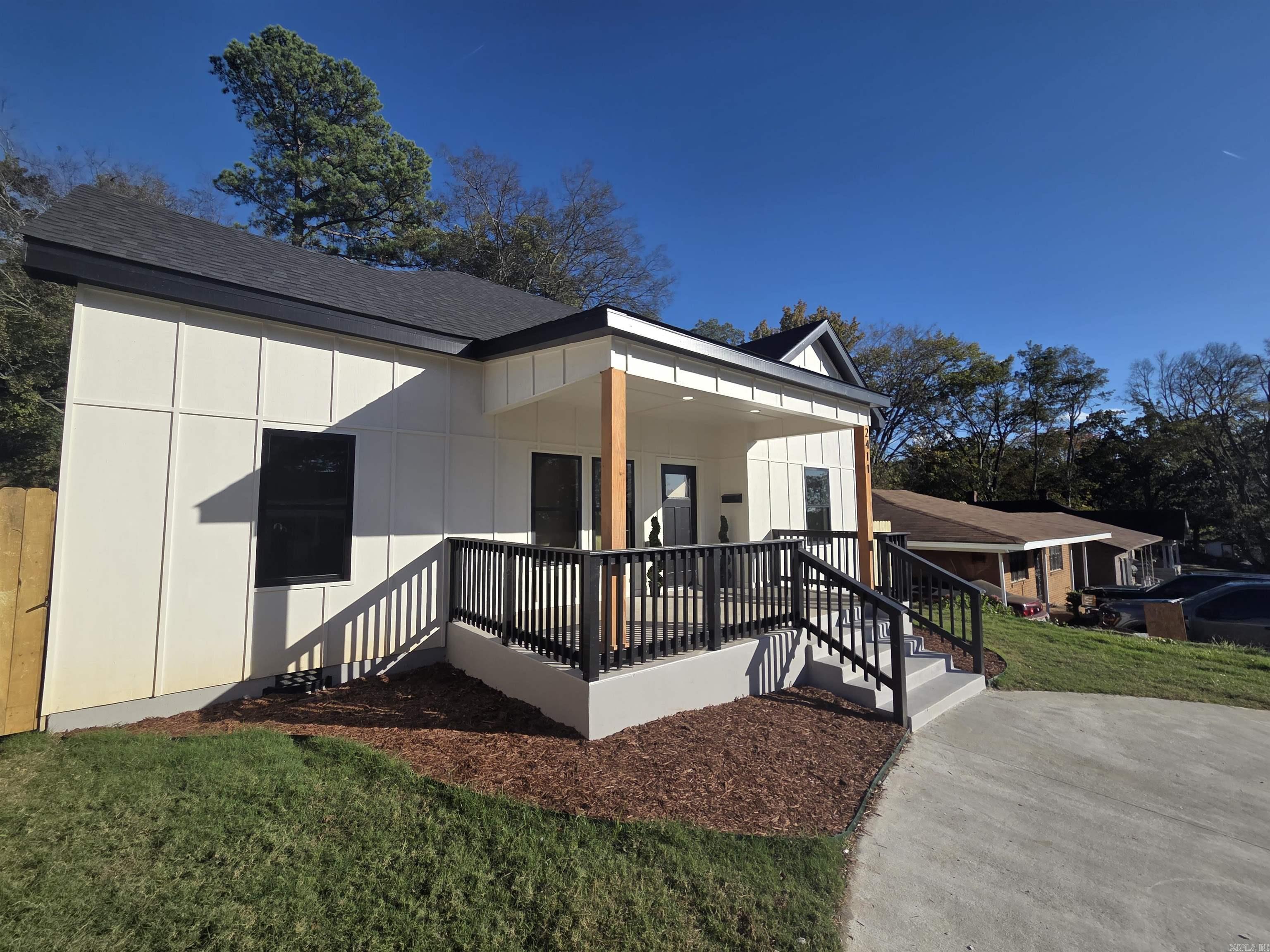 2411 S Schiller  Little Rock, AR