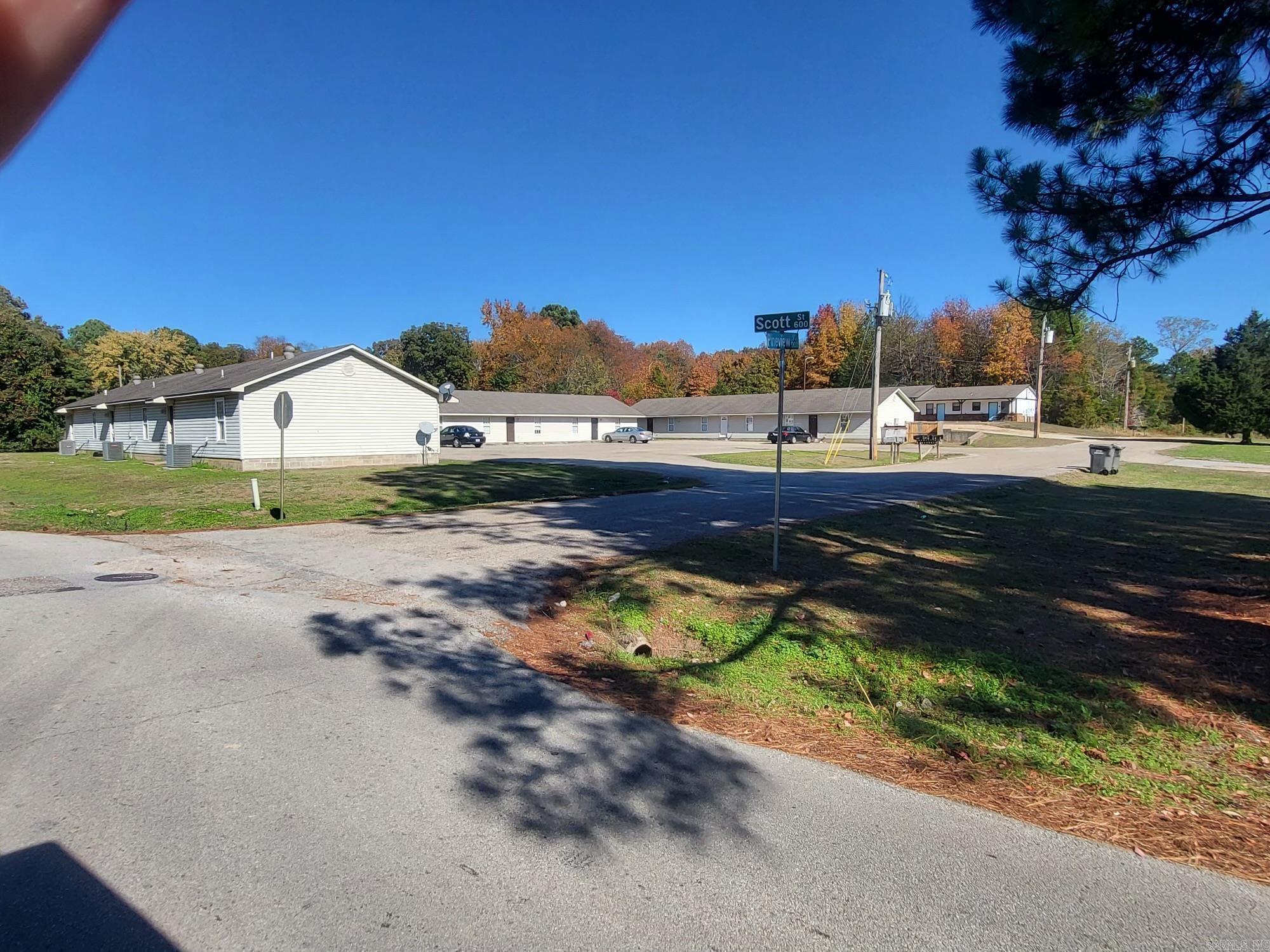 1700 Pineview  Jonesboro, AR