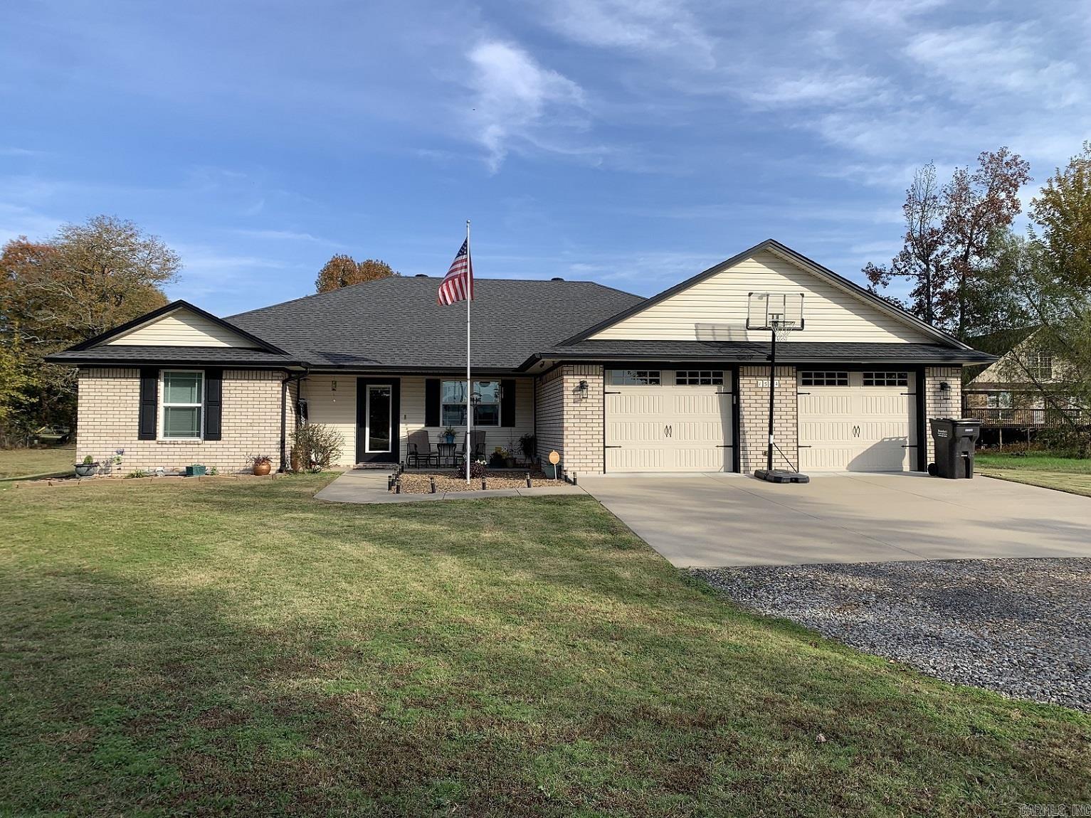 1544 Sweeden  Russellville, AR