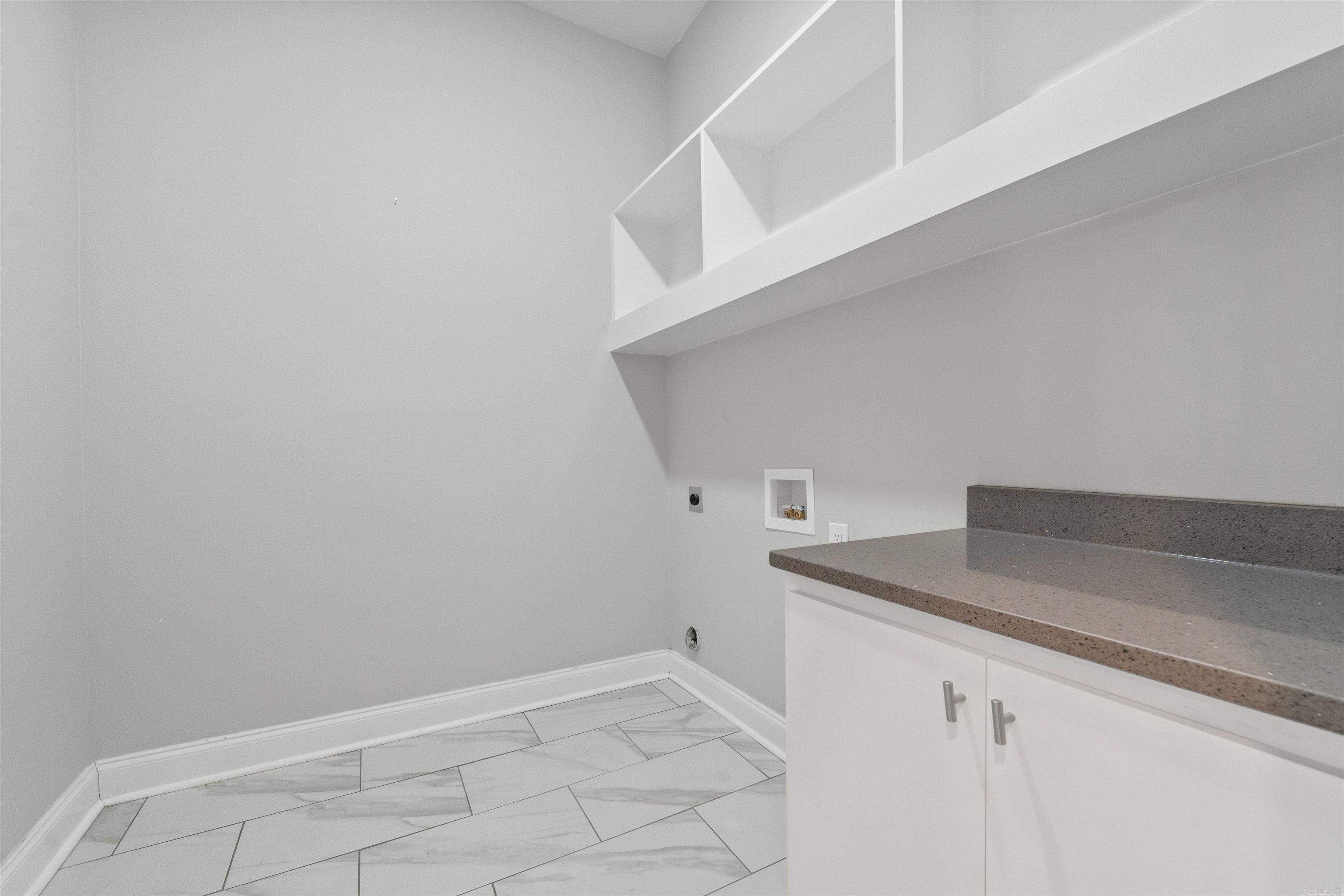 7926 S Shoreline  Benton, AR