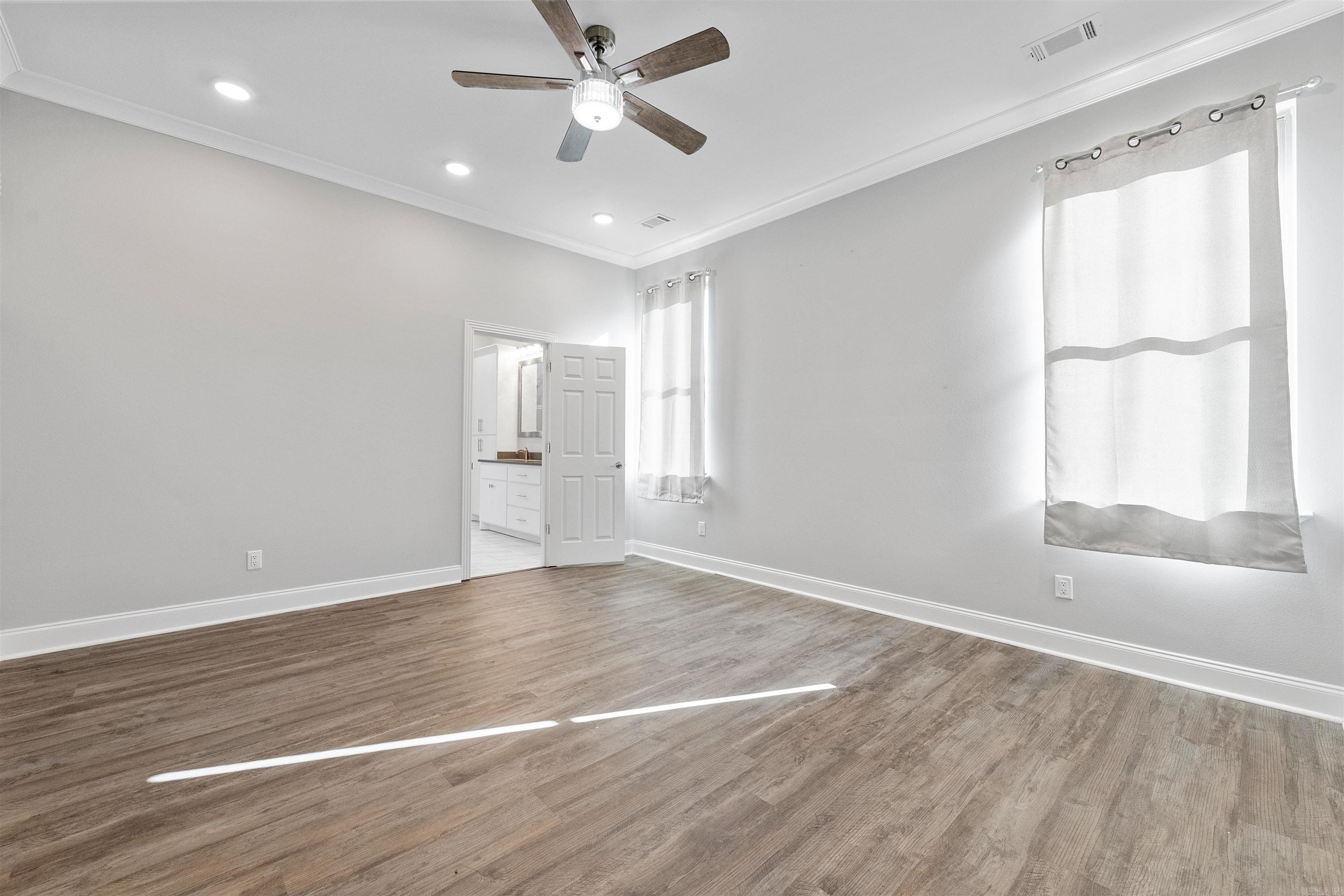 7926 S Shoreline  Benton, AR