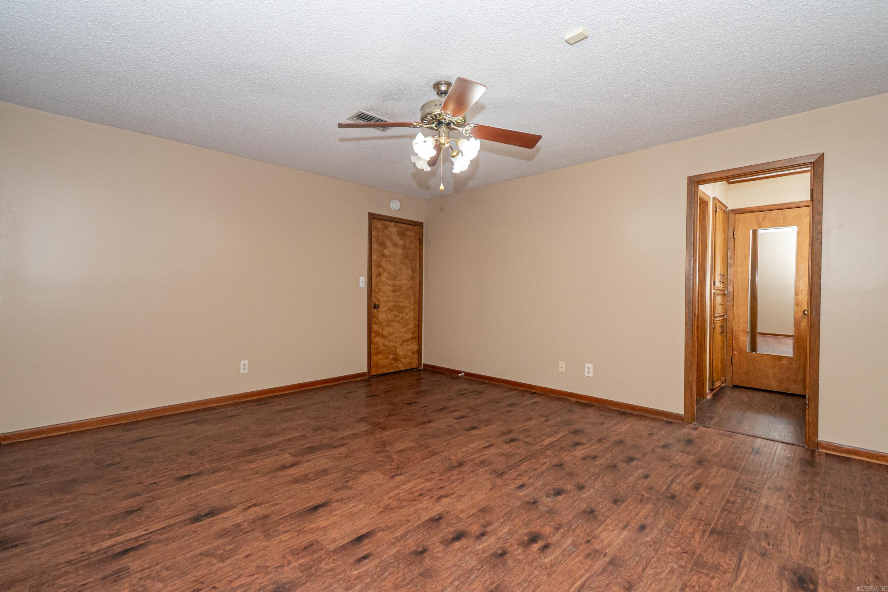 2010 W Oak St  El Dorado, AR