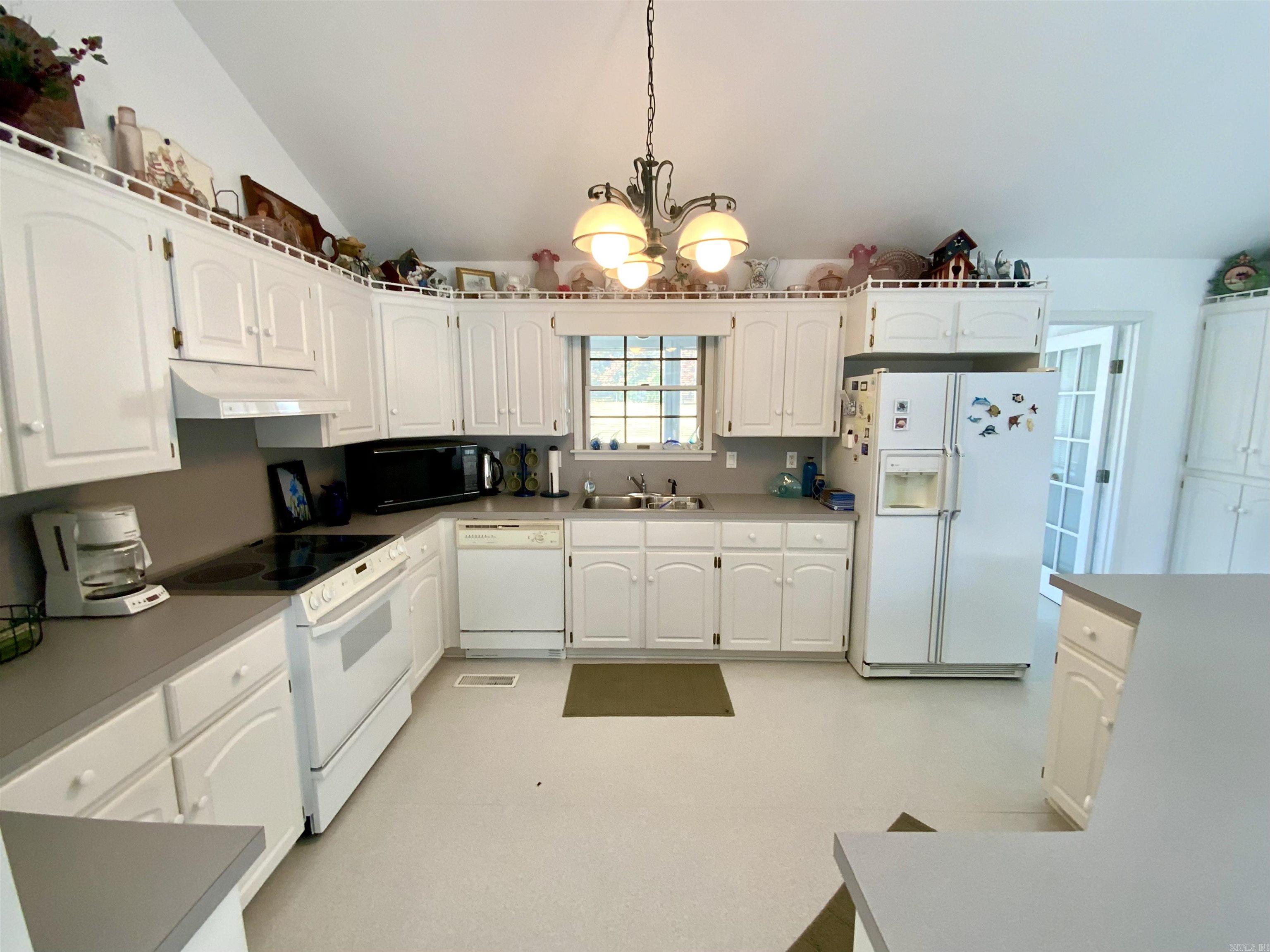 949 DeKalb  Tumbling Shoals, AR