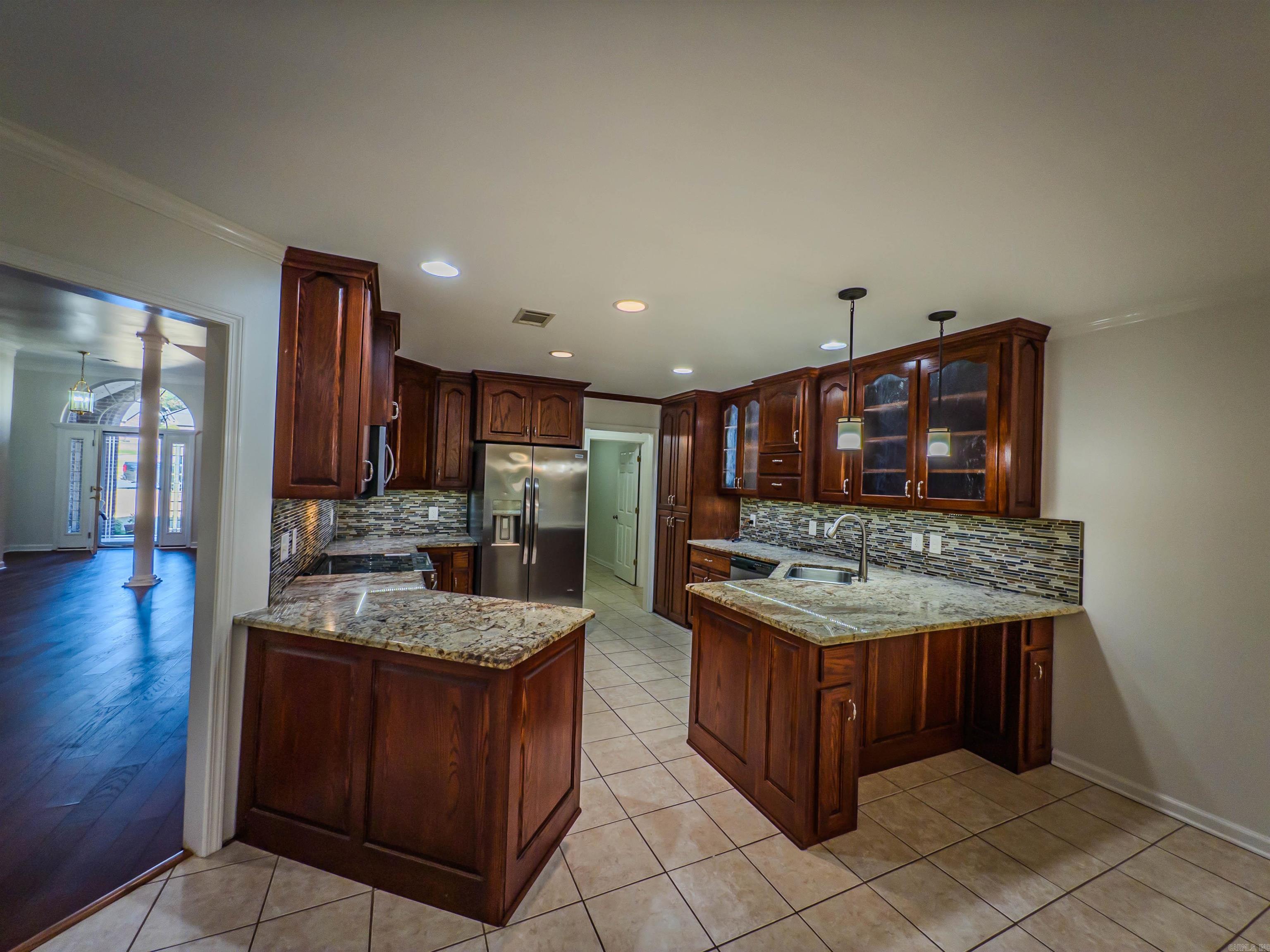 7 Blue Mountain Cv  Maumelle, AR