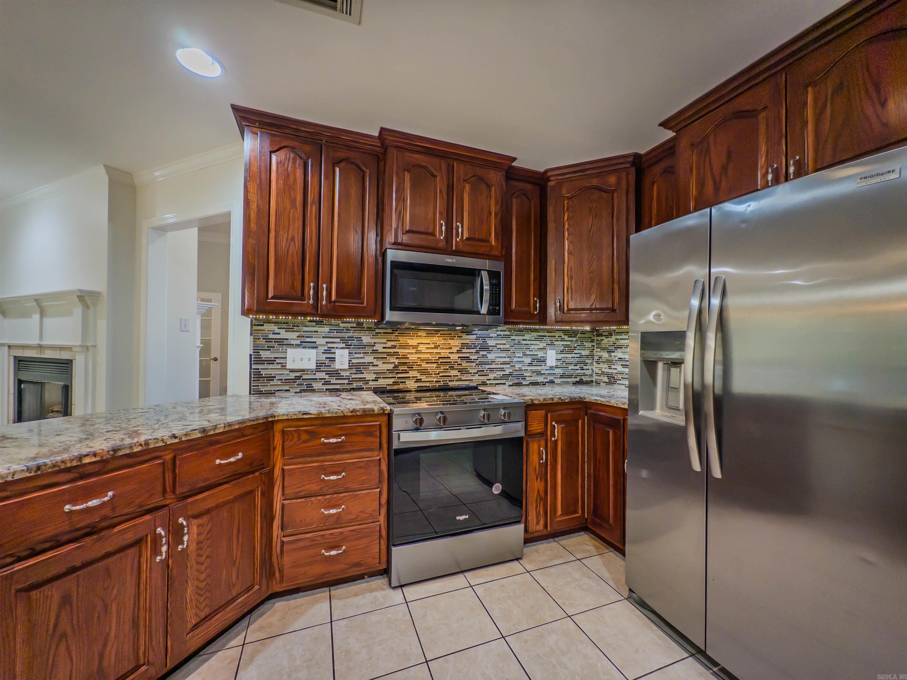 7 Blue Mountain Cv  Maumelle, AR