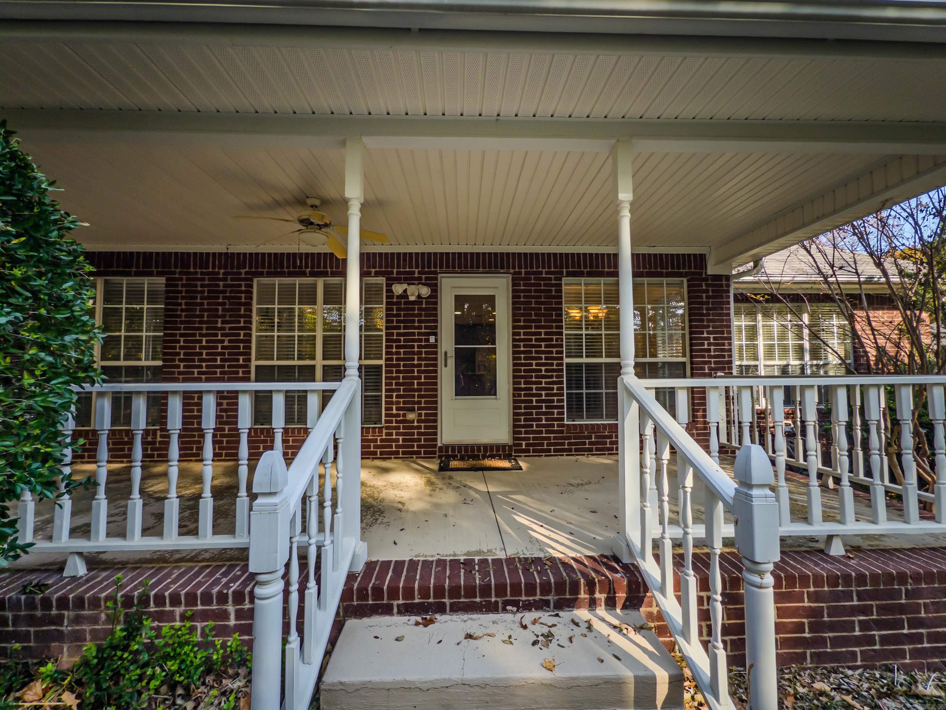 7 Blue Mountain Cv  Maumelle, AR