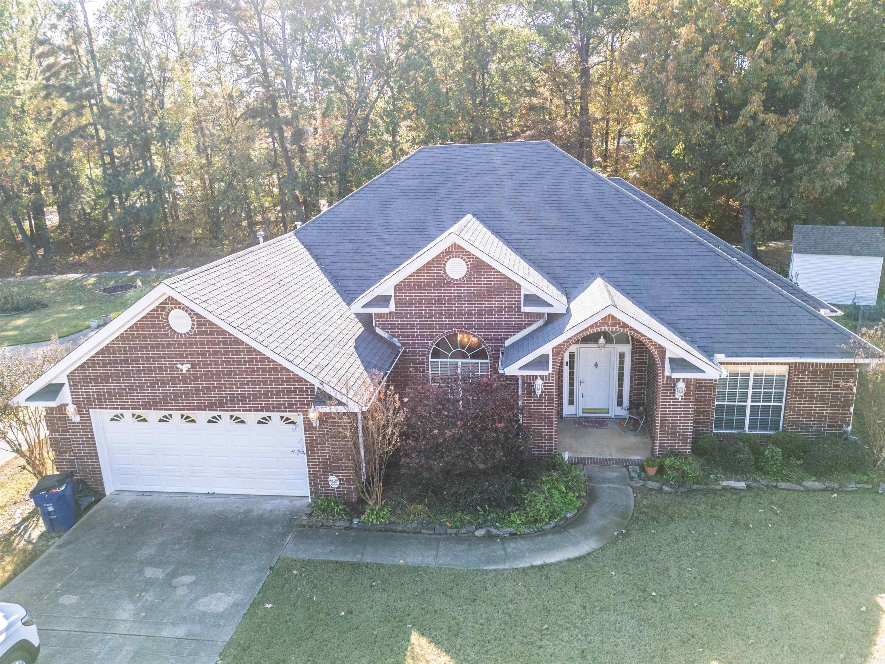 7 Blue Mountain Cv  Maumelle, AR