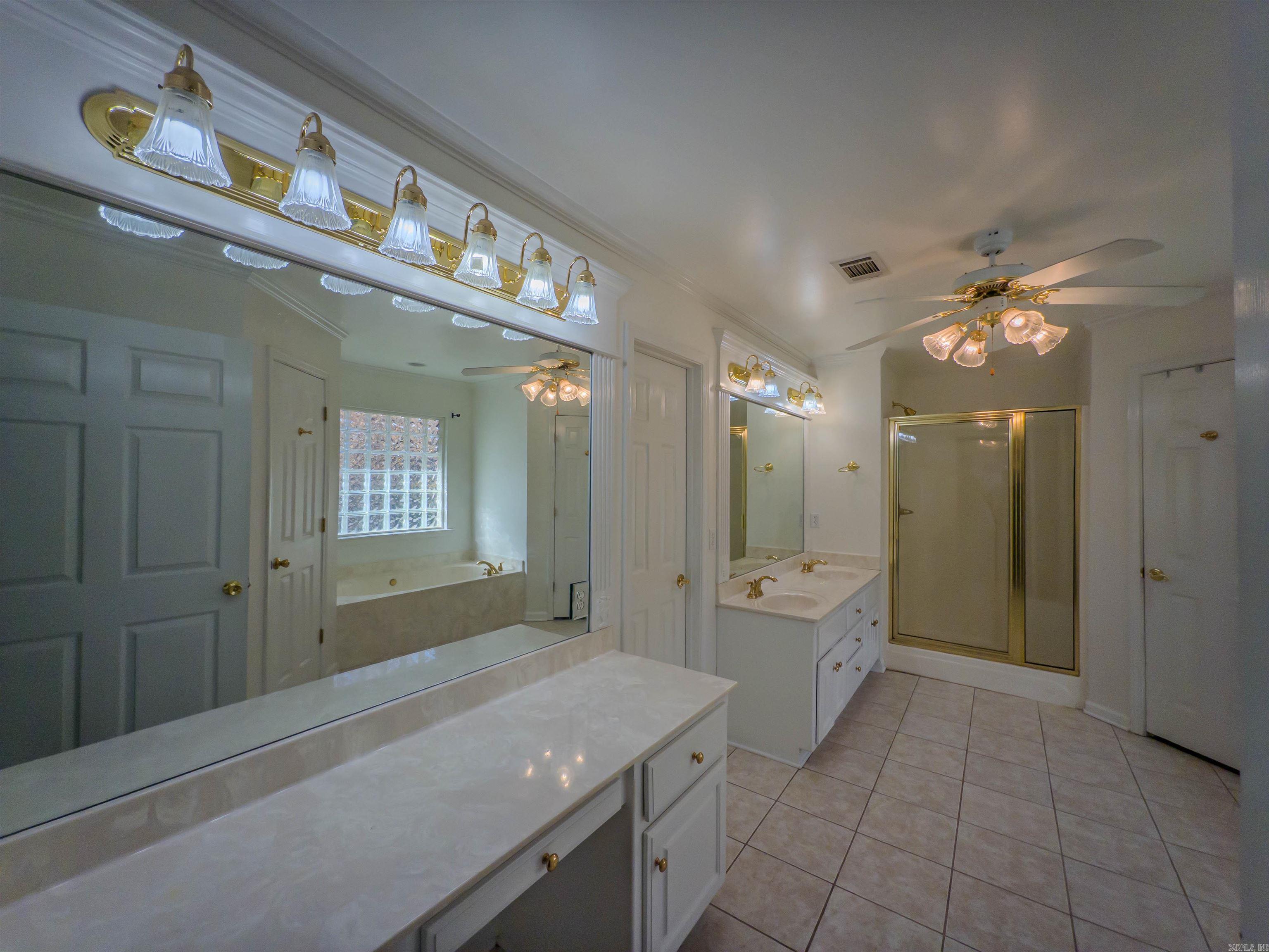 7 Blue Mountain Cv  Maumelle, AR