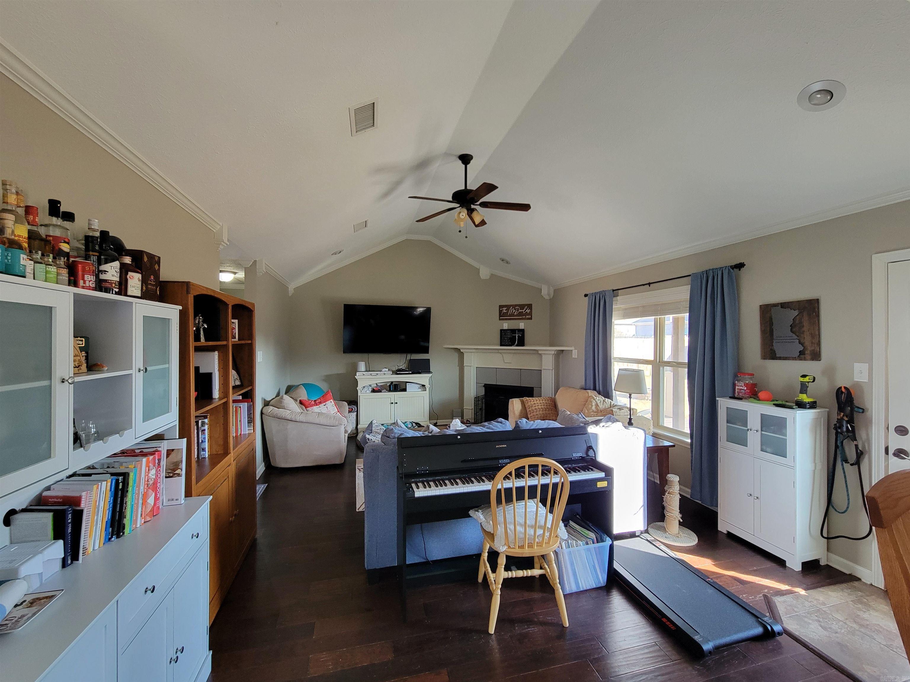 709 Mango  Austin, AR