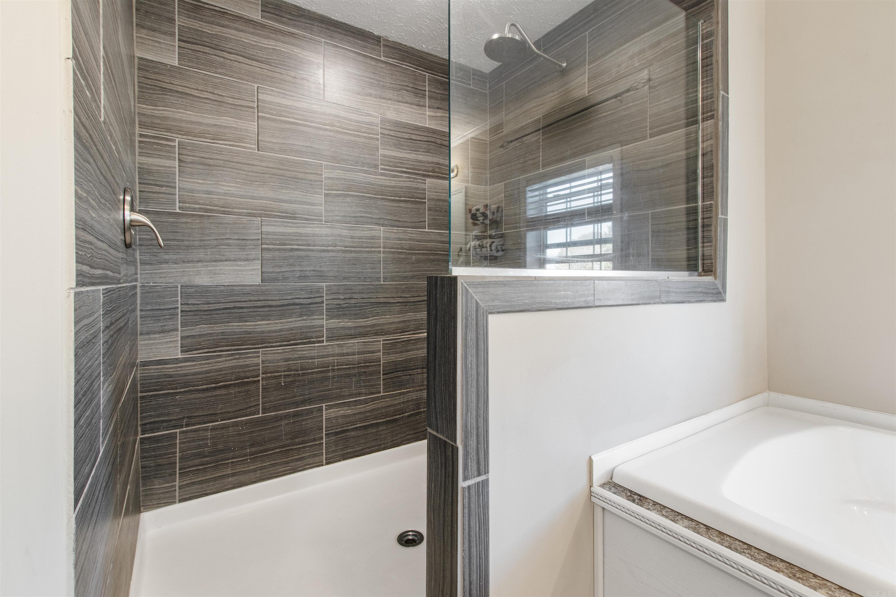 160 Oak Grove  Austin, AR