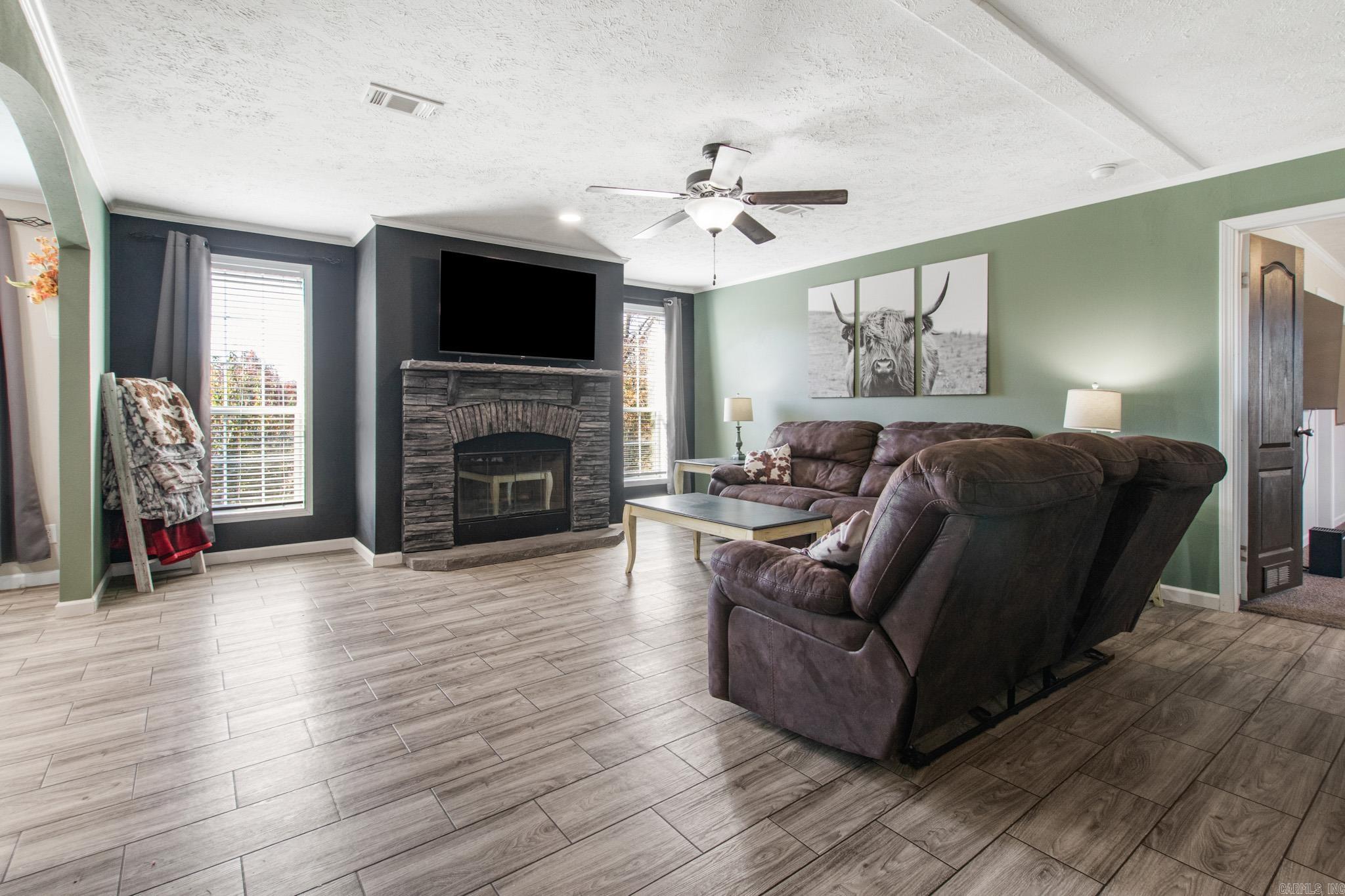 160 Oak Grove  Austin, AR