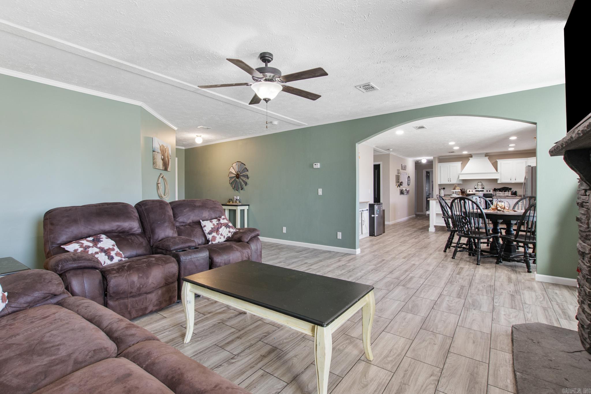 160 Oak Grove  Austin, AR