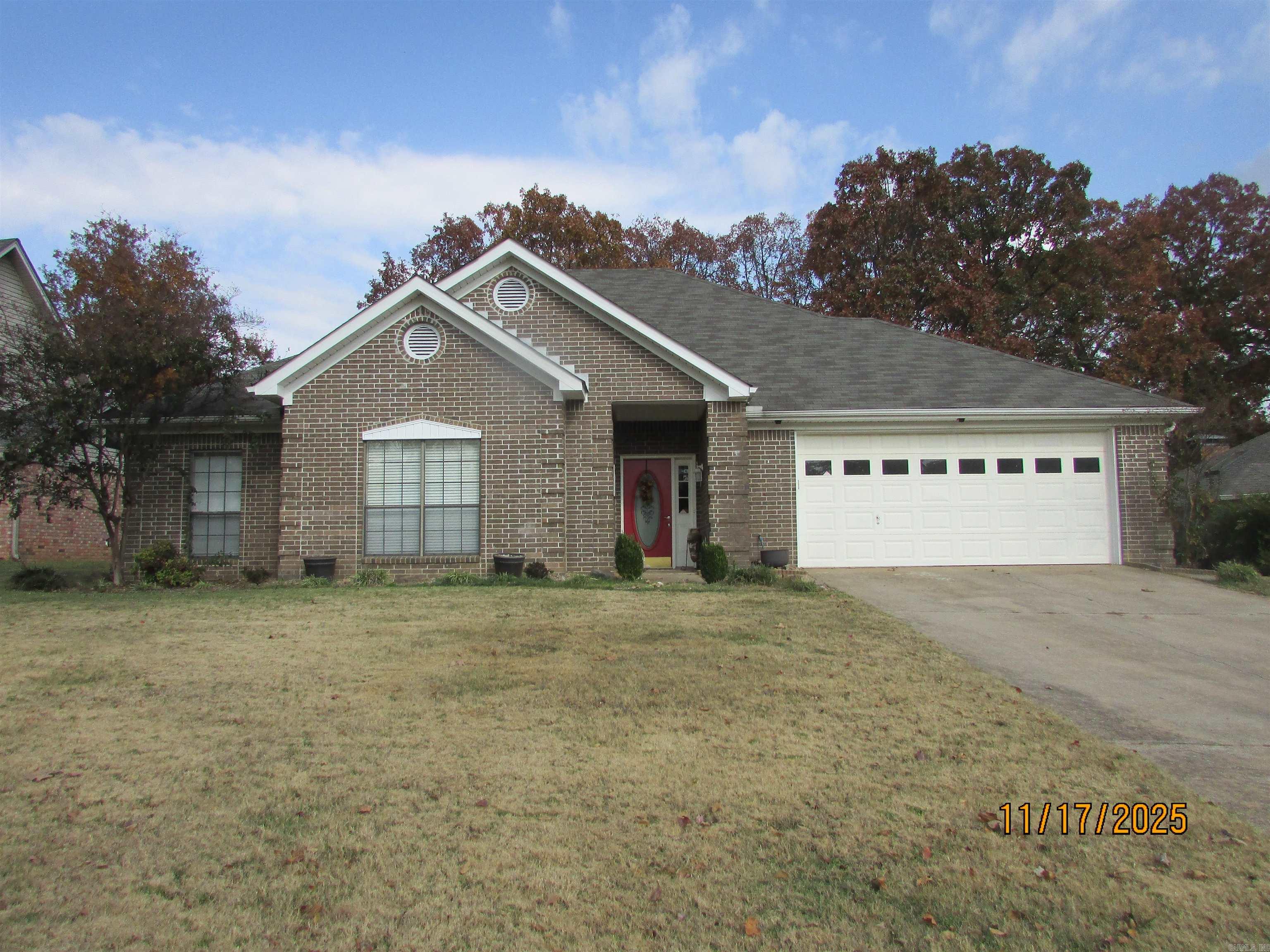 6 Winona Dr  Maumelle, AR