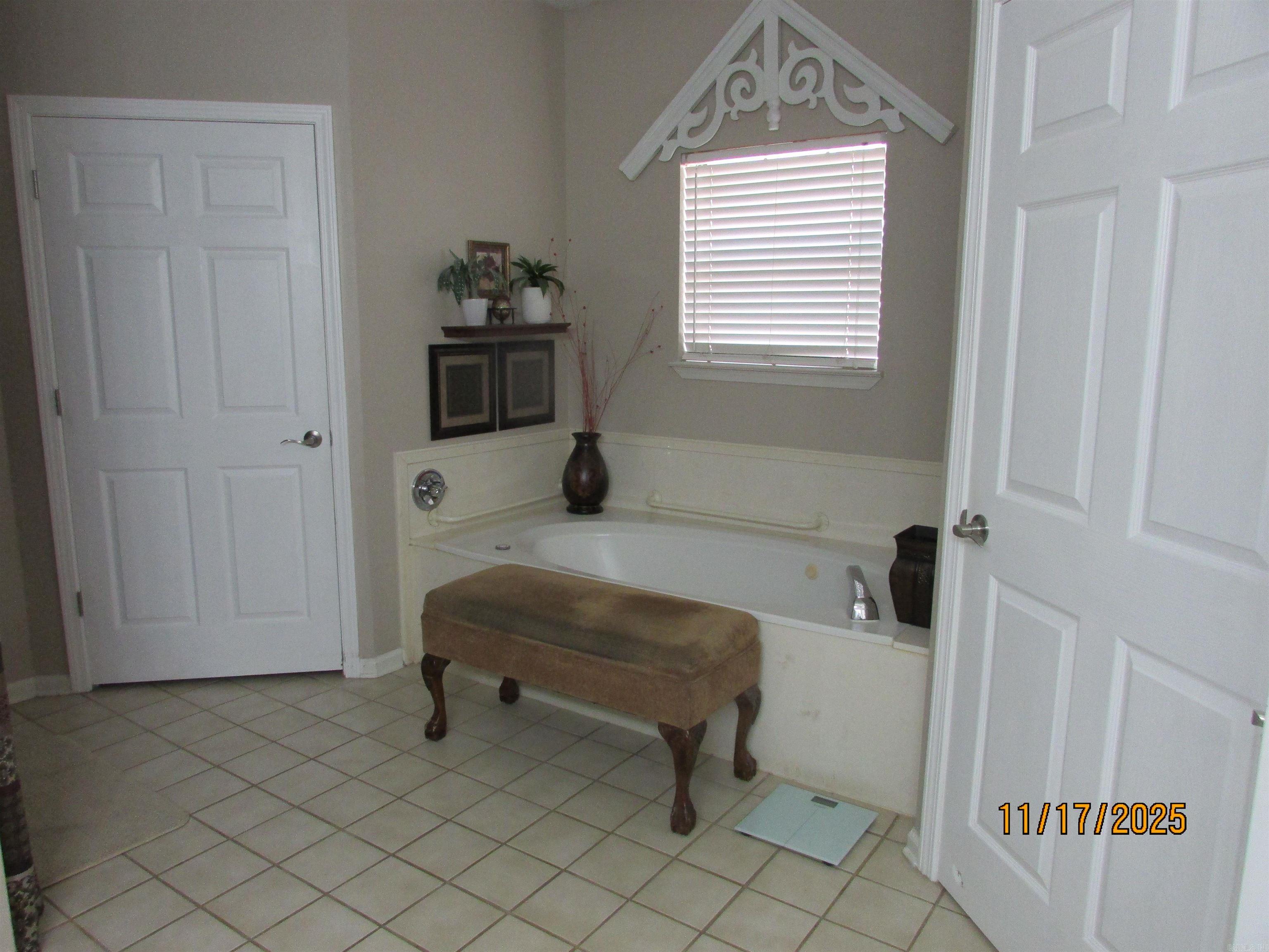 6 Winona Dr  Maumelle, AR