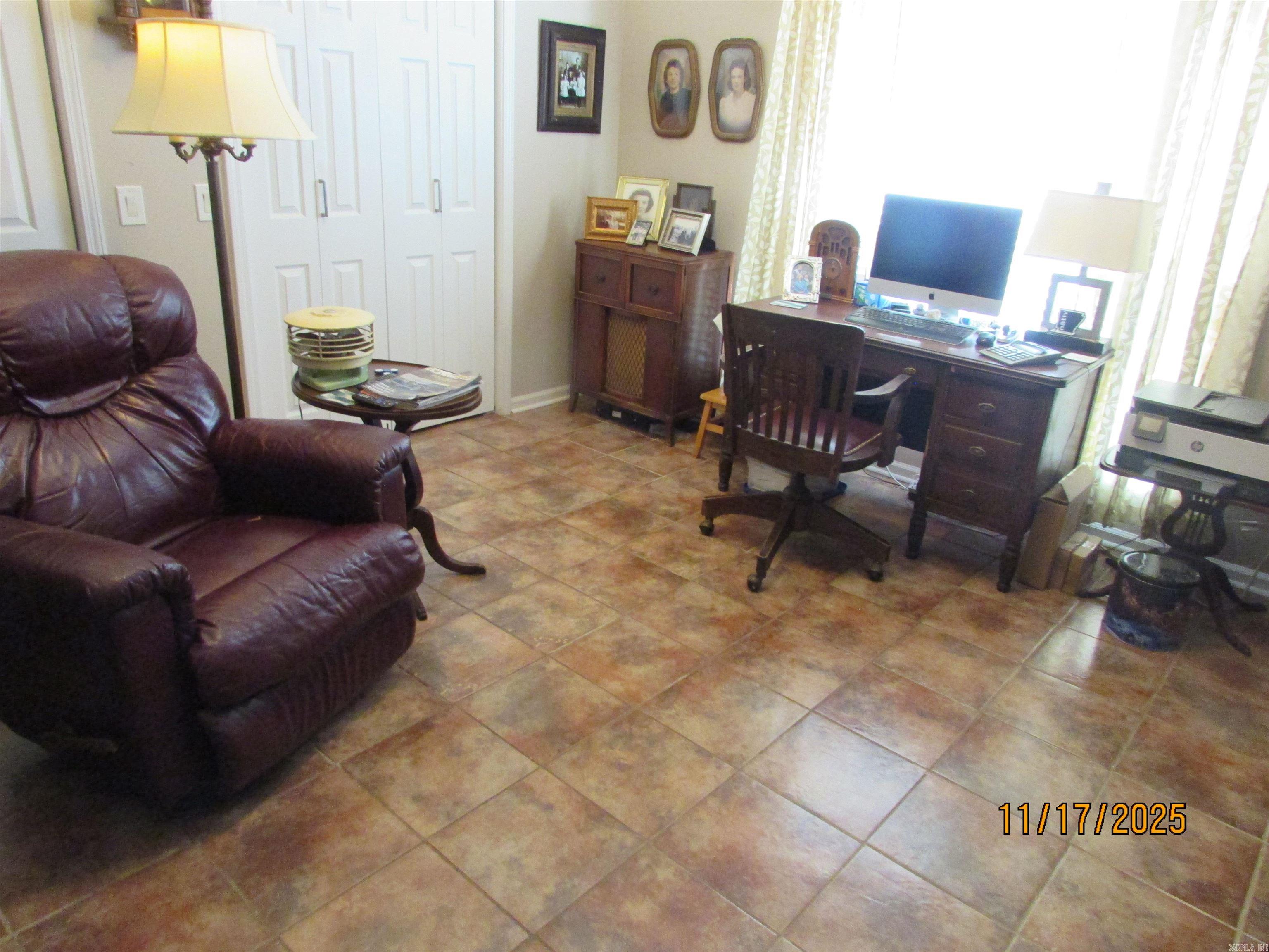 6 Winona Dr  Maumelle, AR