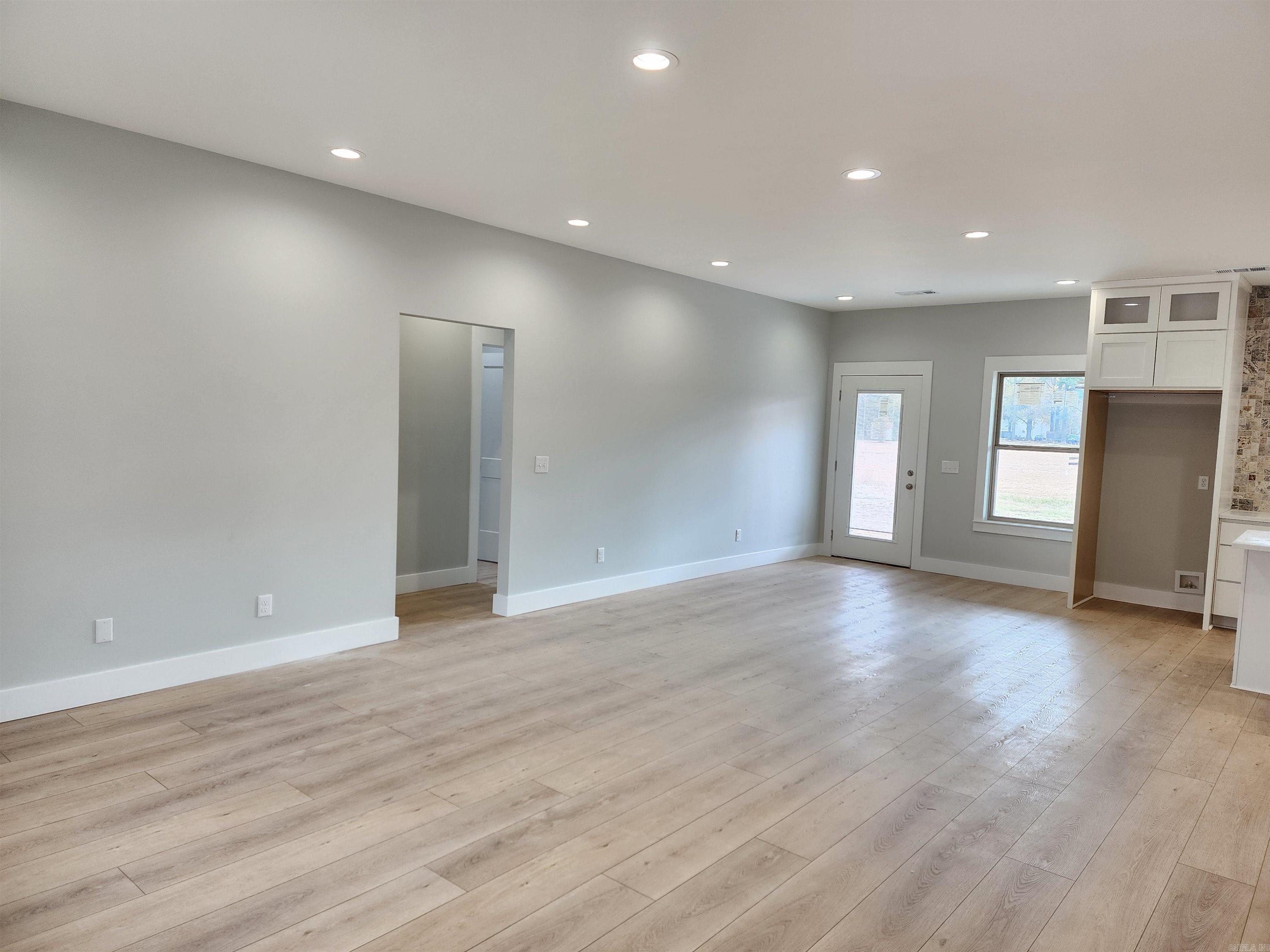 296 Walker  Higginson, AR