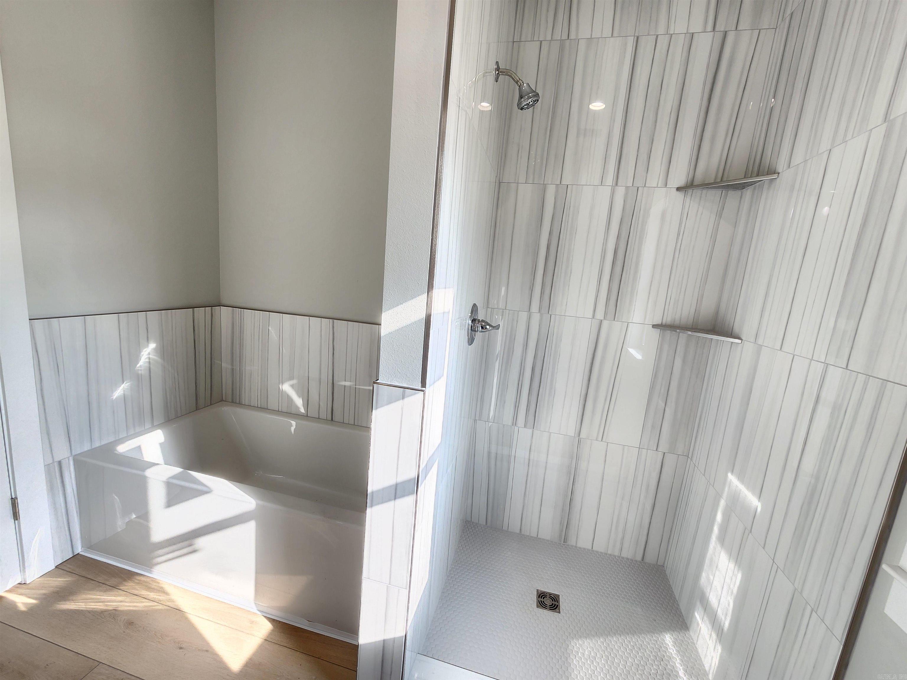 296 Walker  Higginson, AR