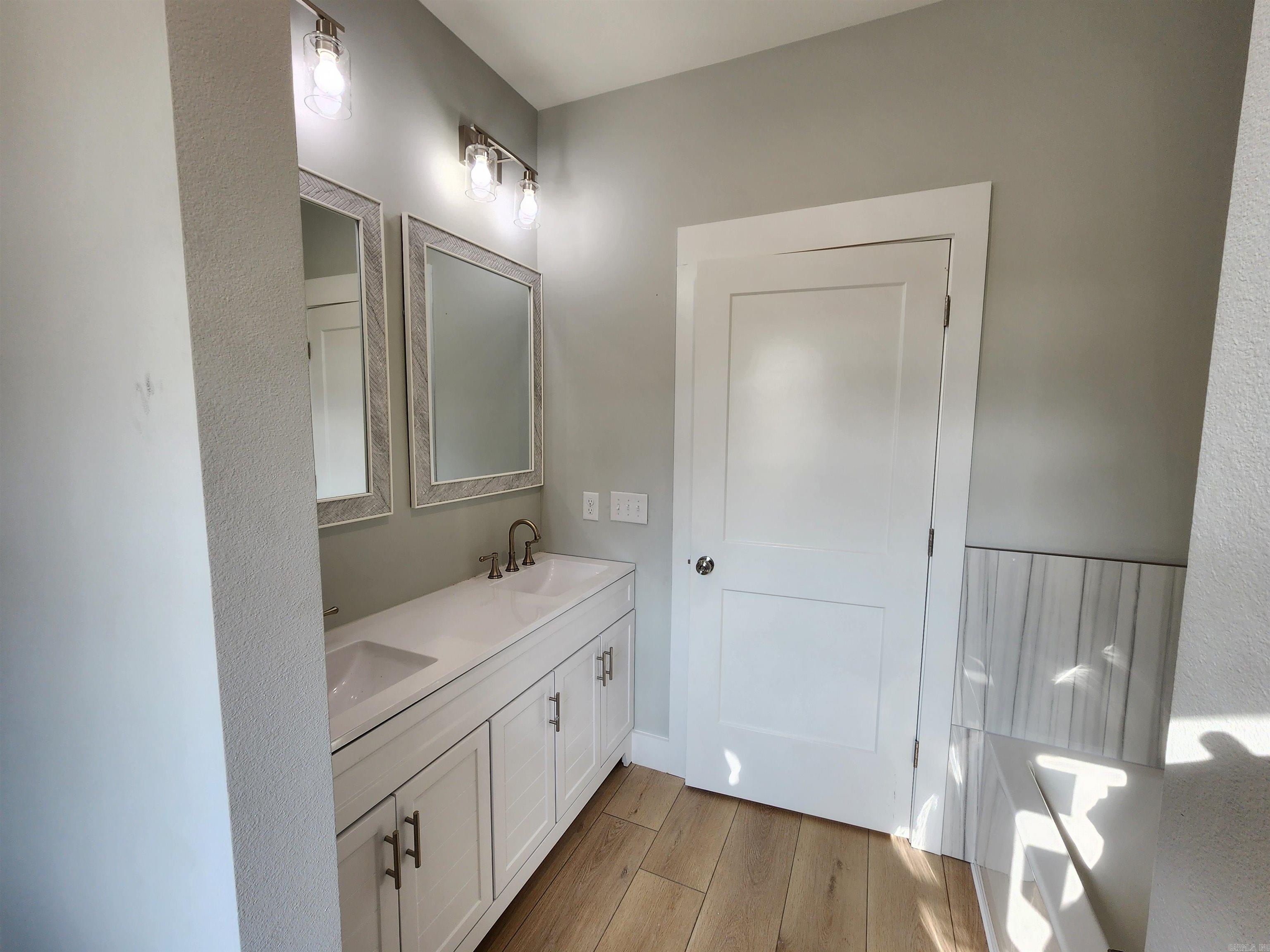 296 Walker  Higginson, AR