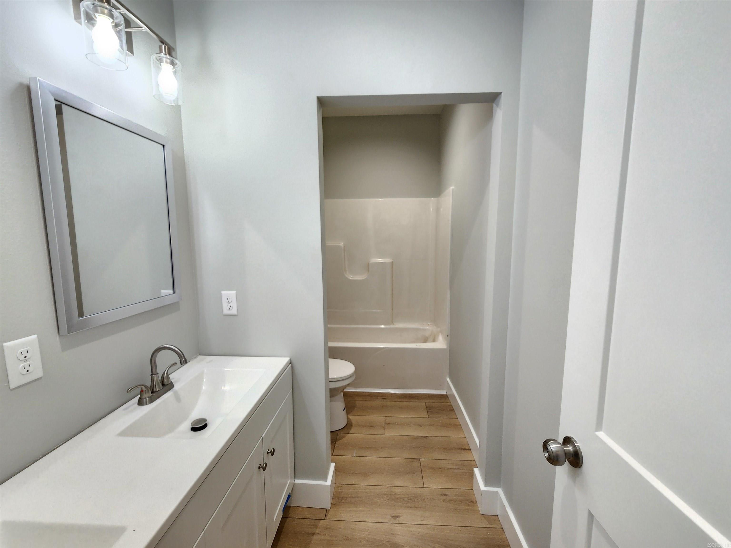 296 Walker  Higginson, AR