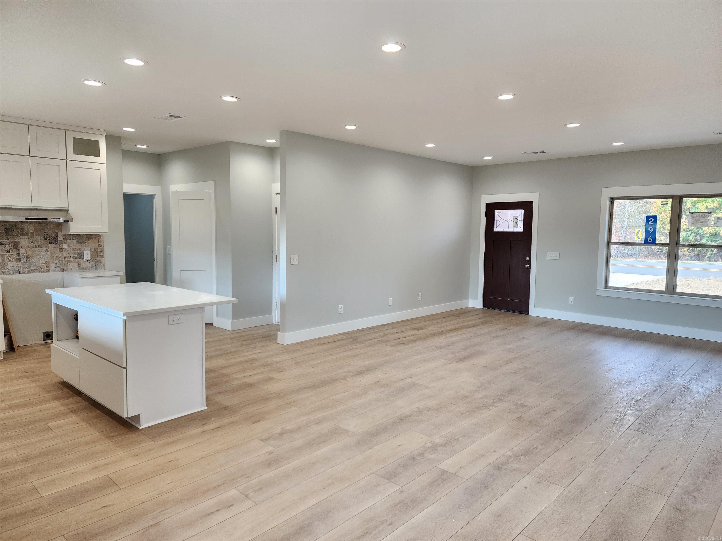 296 Walker  Higginson, AR