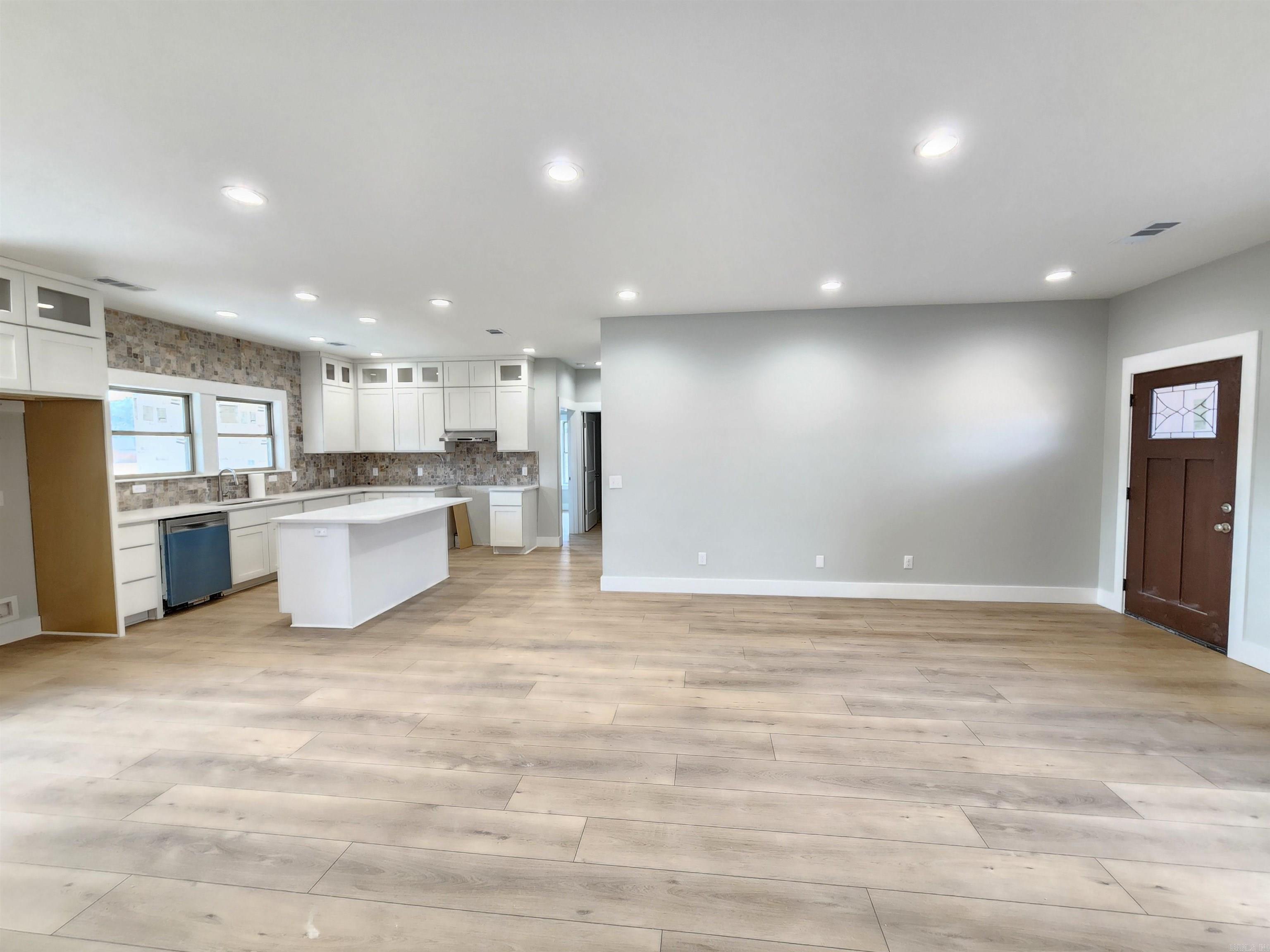 296 Walker  Higginson, AR