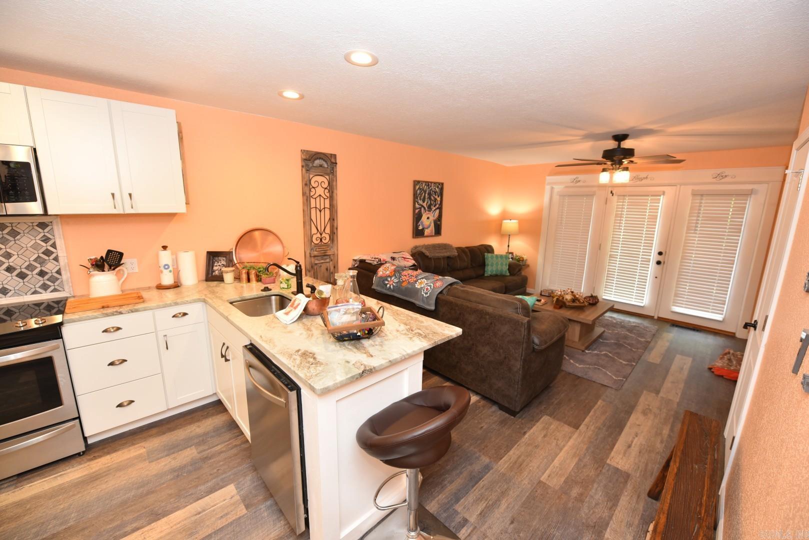 601 Dave Creek  Fairfield Bay, AR