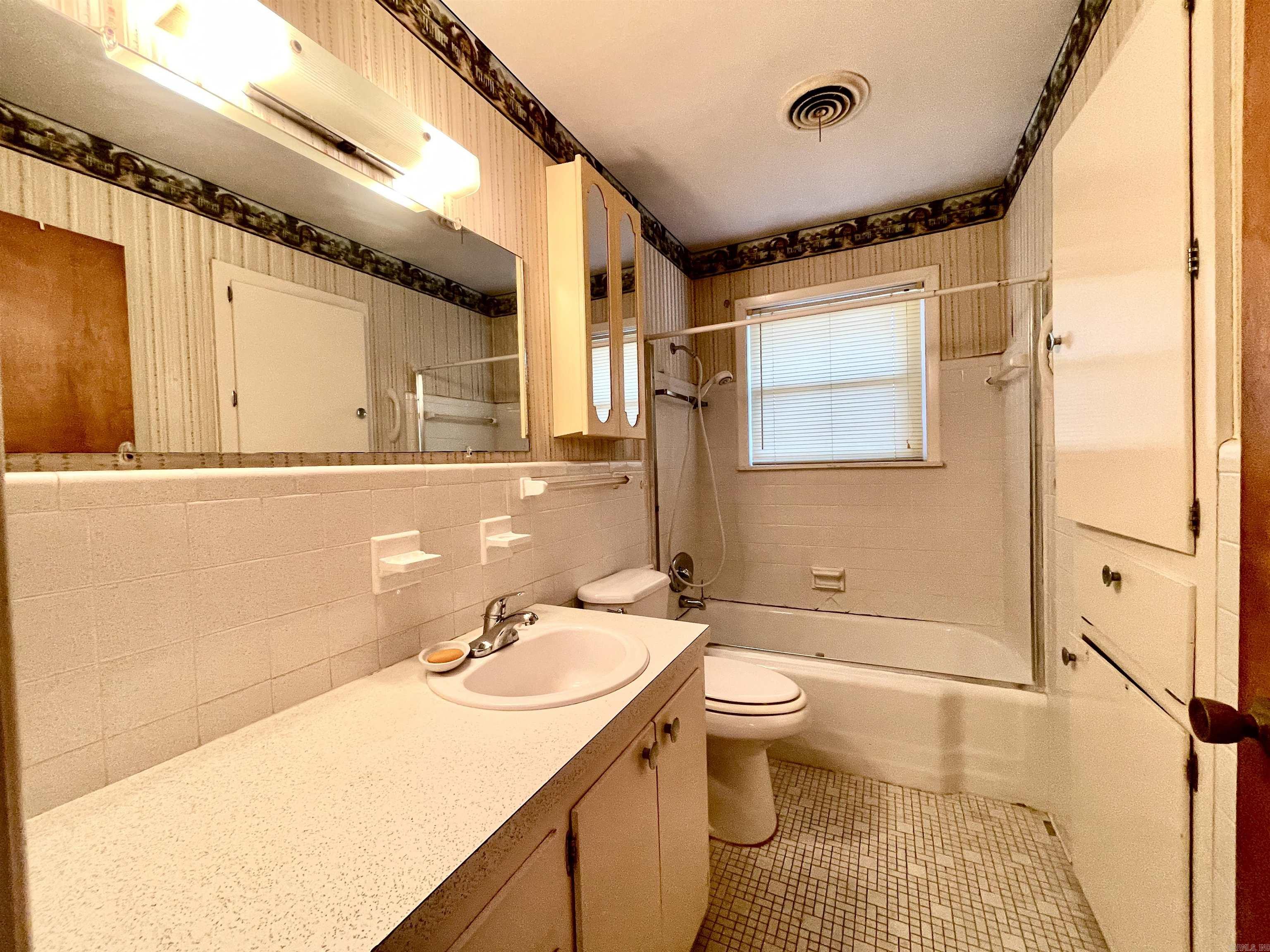 2007 Arkansas Avenue  Conway, AR